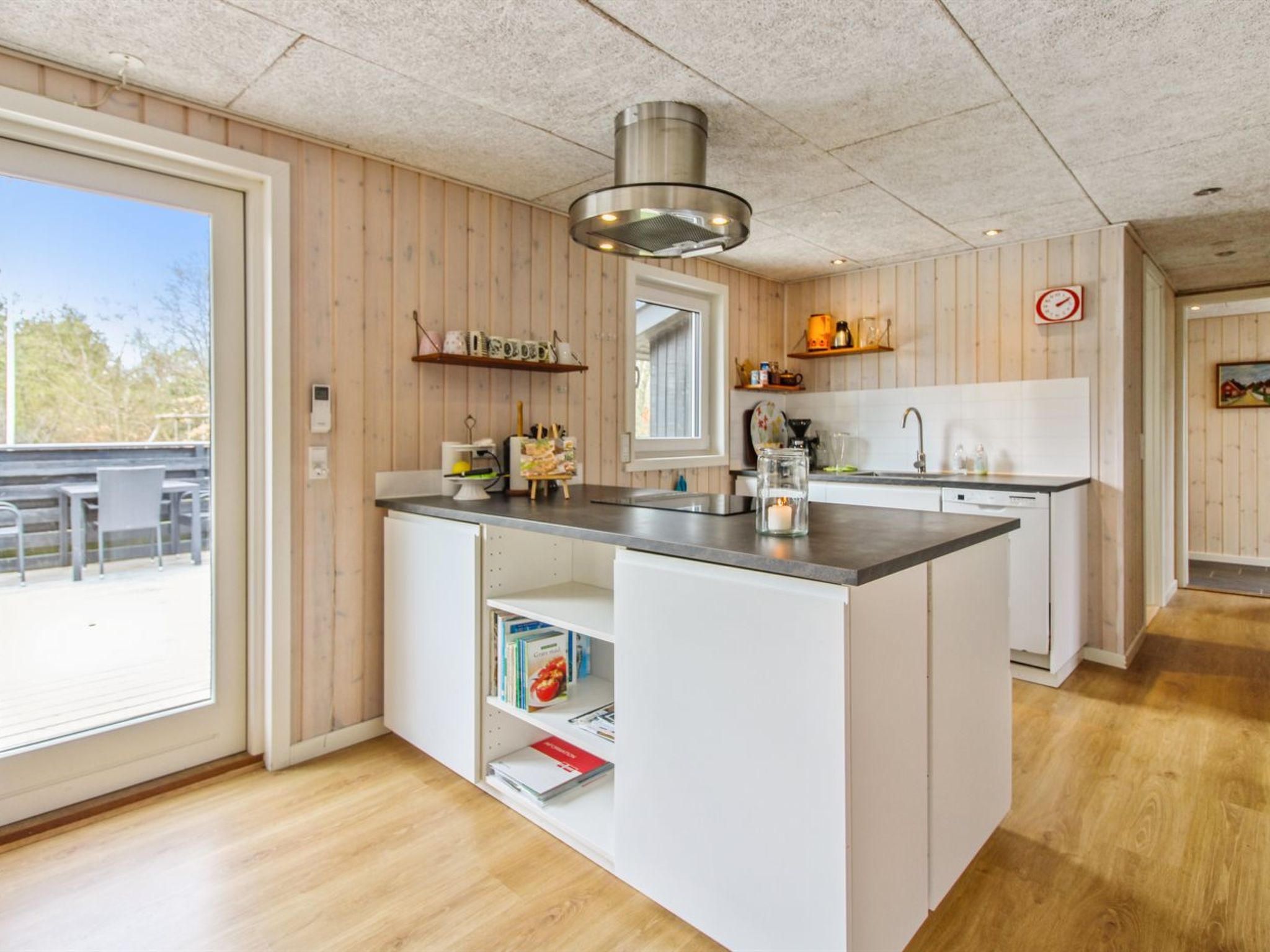 "Nielsine" - 1.5km from the sea - Binnen