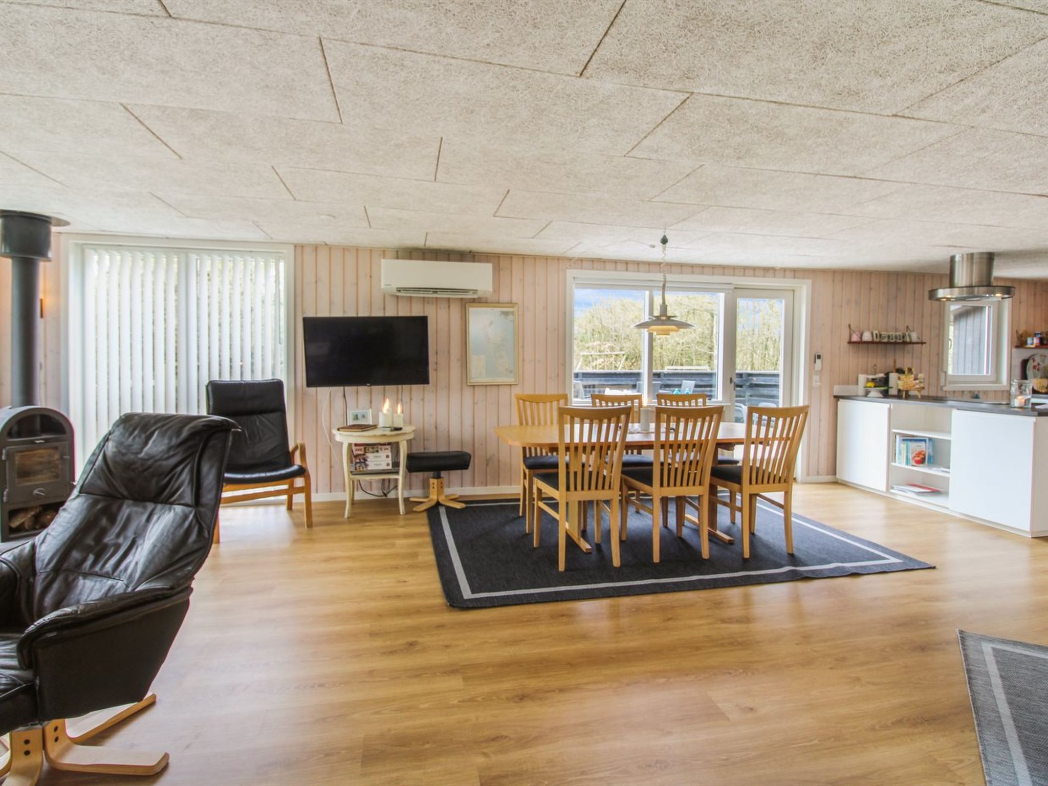 "Nielsine" - 1.5km from the sea - Binnen