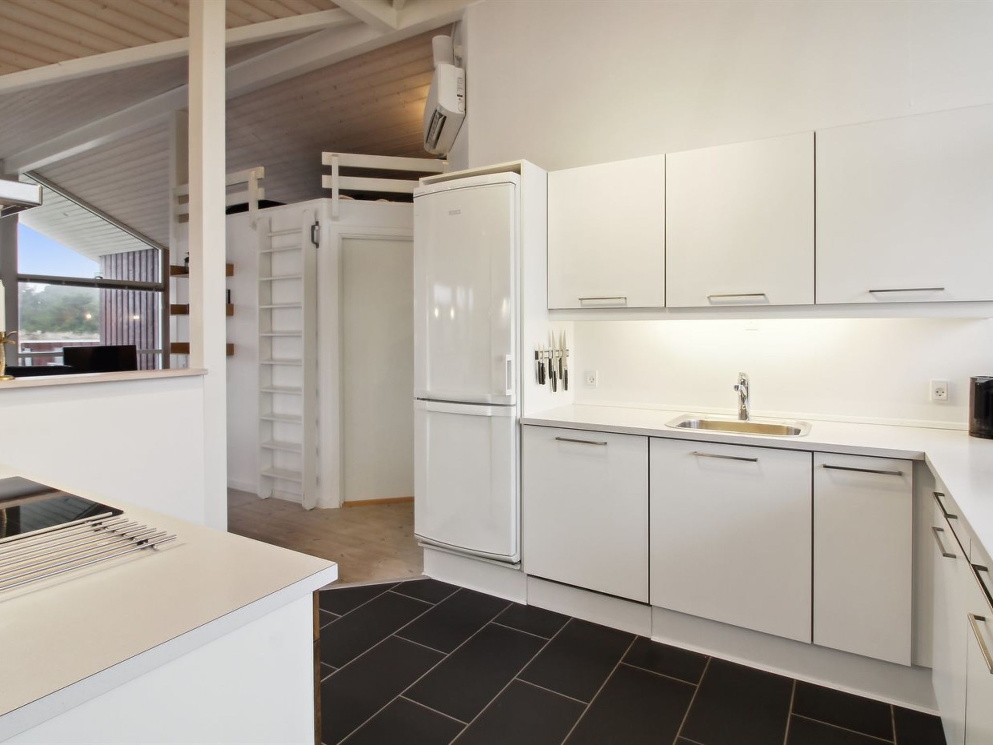 "Tiane" - 800m from the sea - Binnen