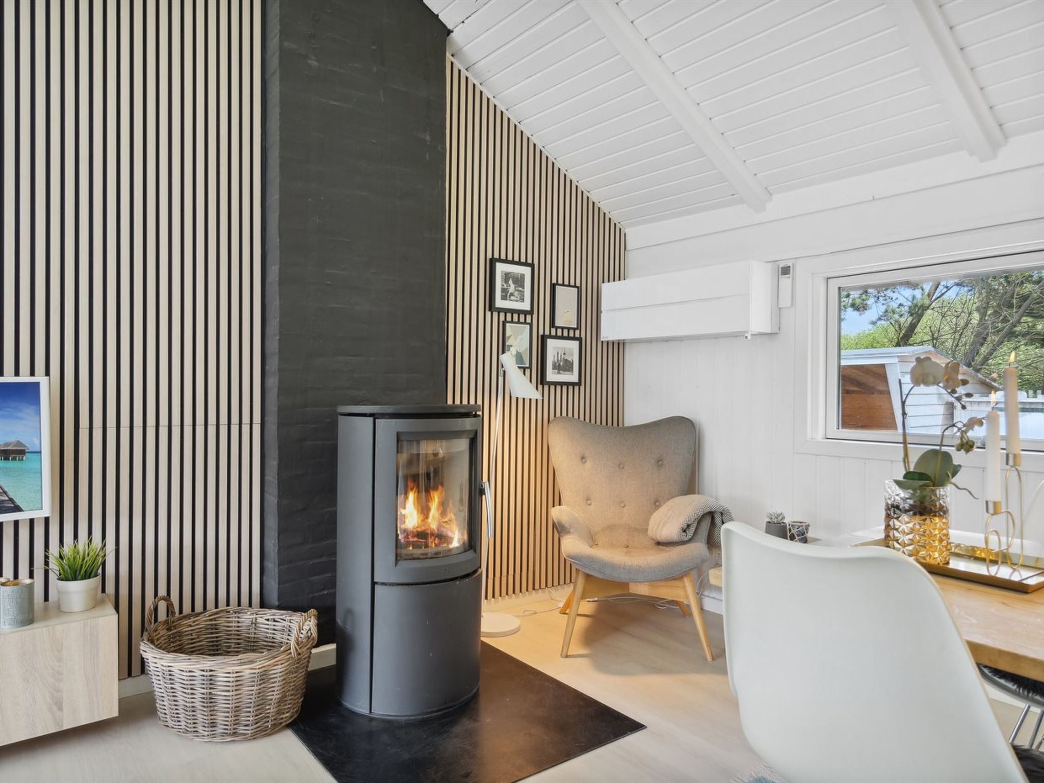 "Julie" - 1.5km from the sea-Binnen
