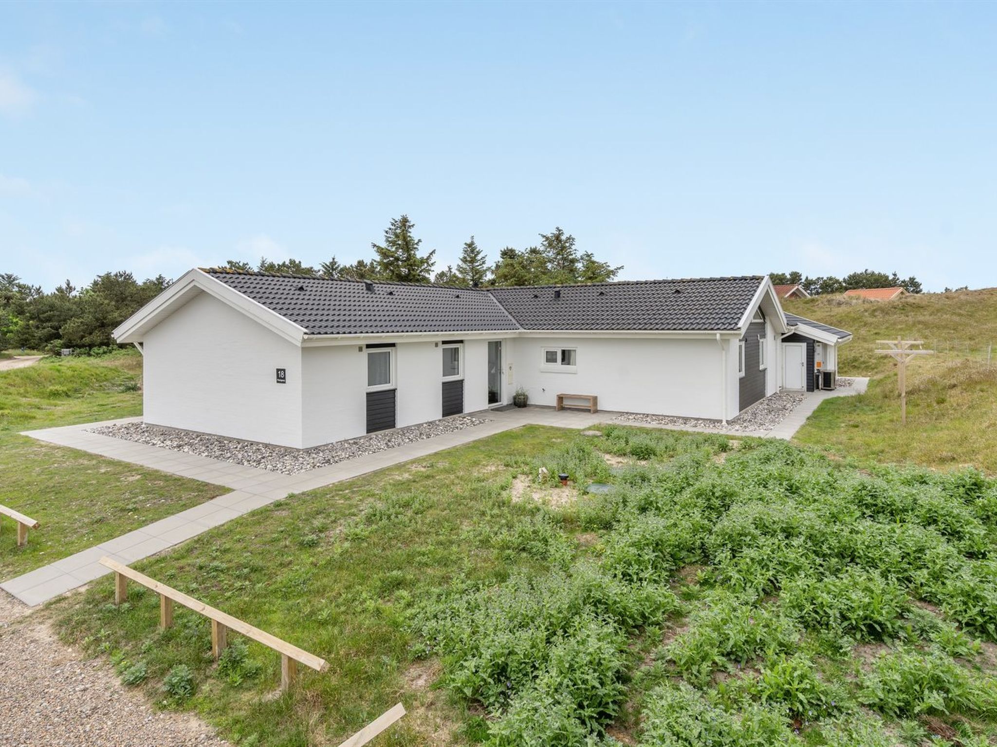 "Alli" - 800m from the sea
