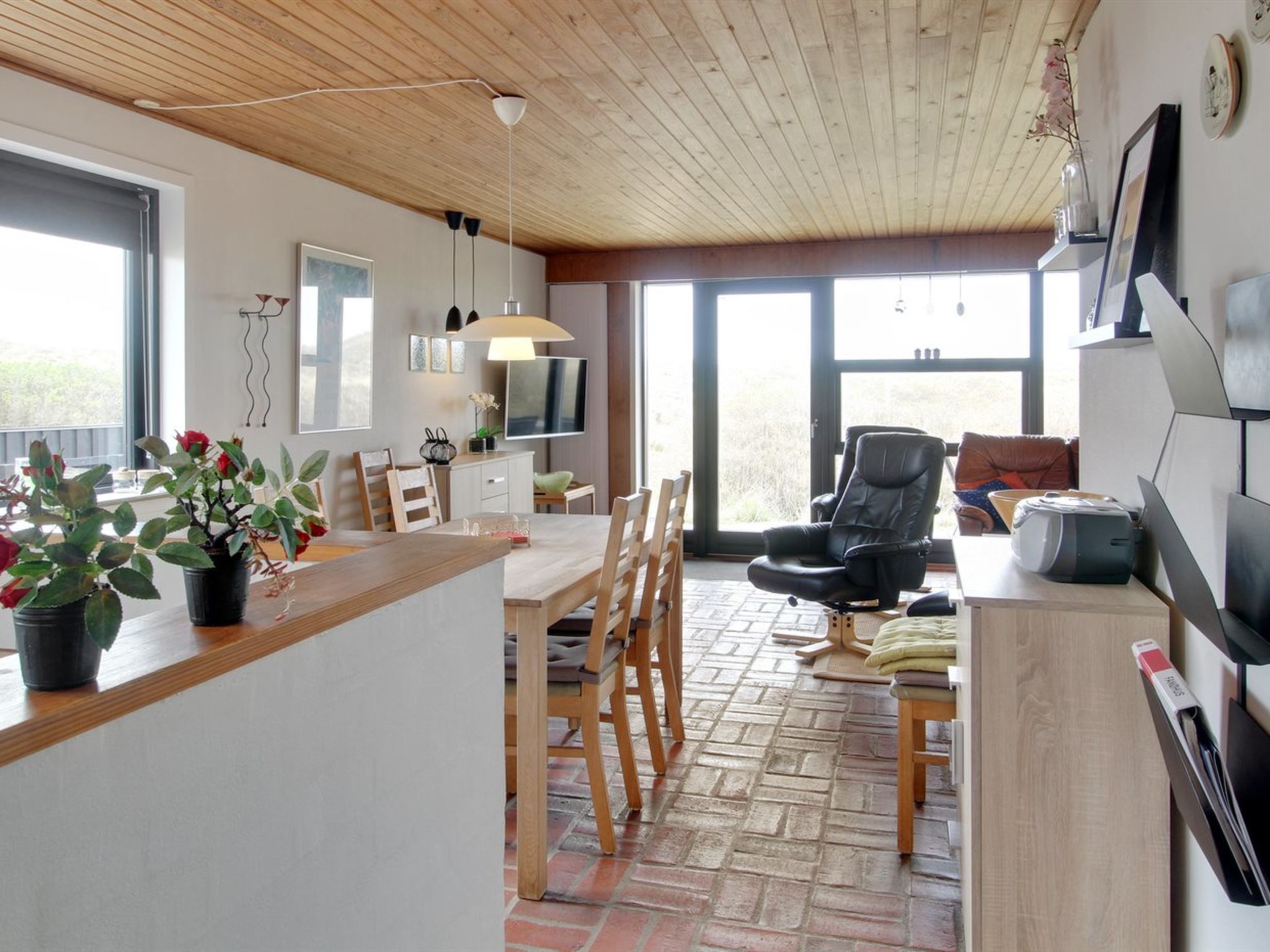 "Sophine" - 50m from the sea - Binnen