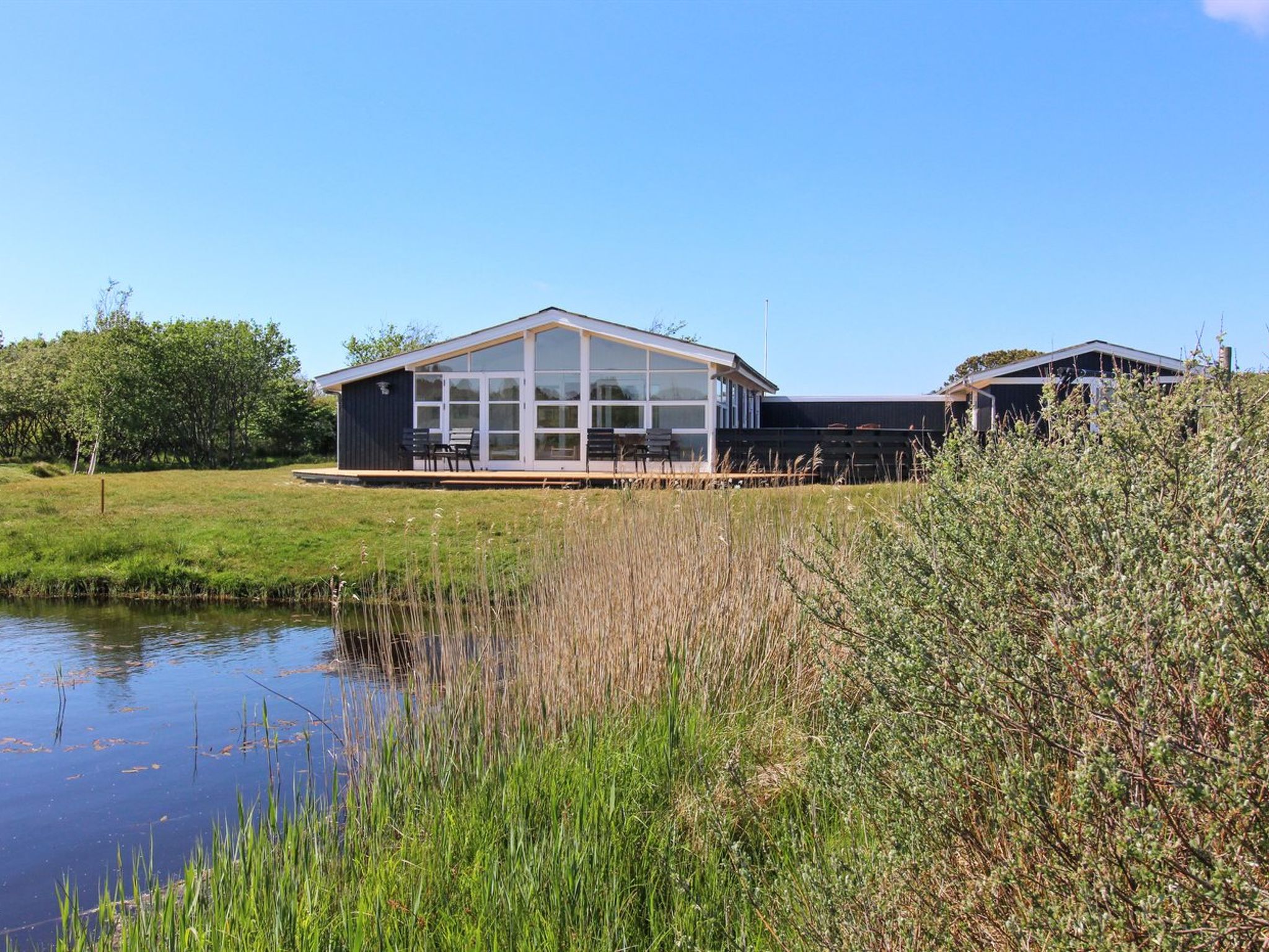 "Allis" - 400m from the sea
