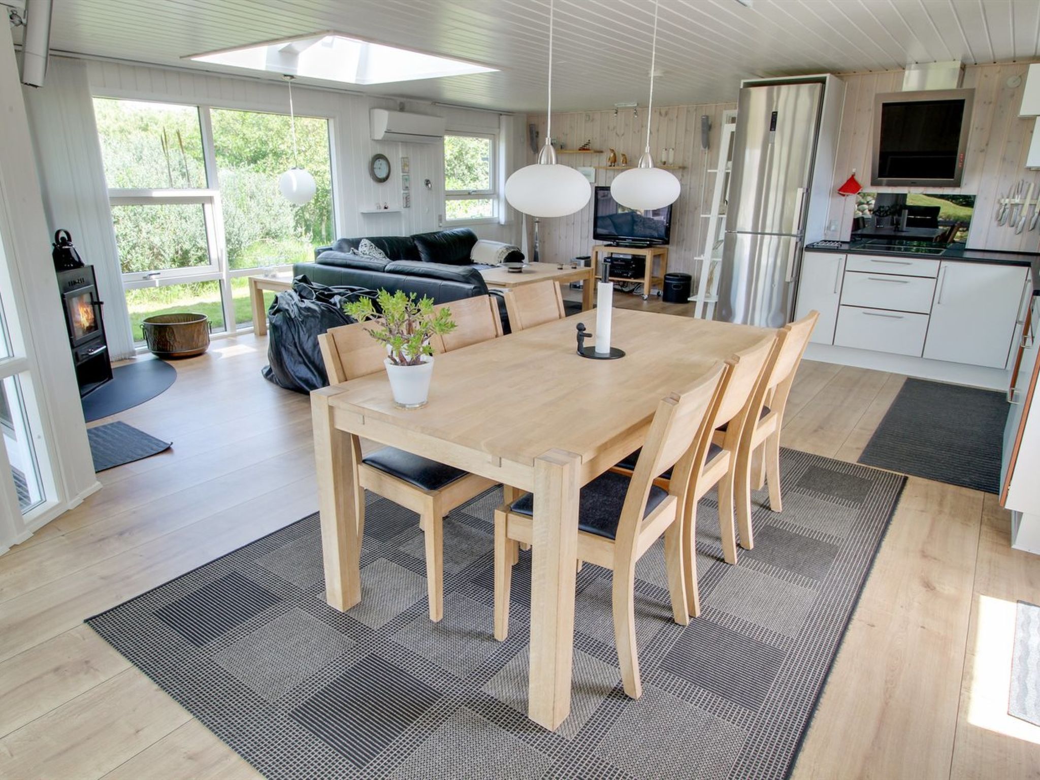 "Aatos" - 500m from the sea - Binnen
