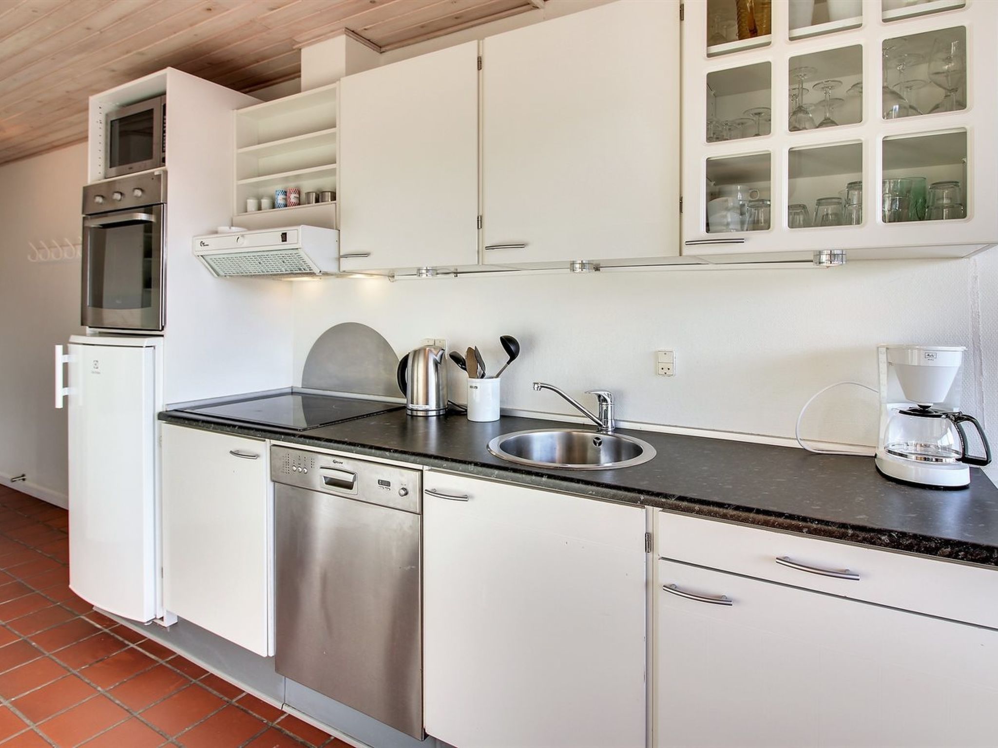 "Ronia" - 100m from the sea - Drinnen