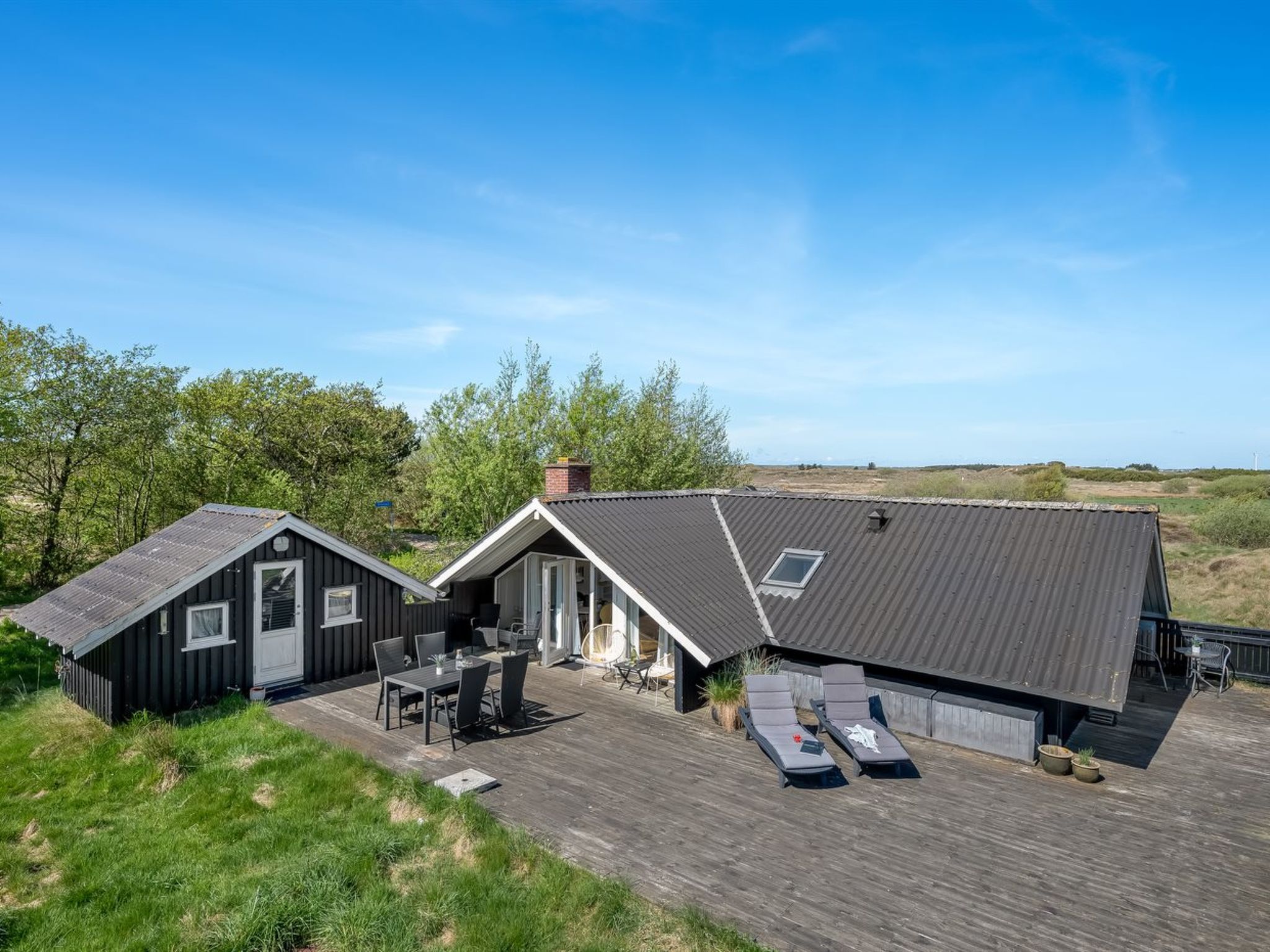 "Maxie" - 1.2km from the sea