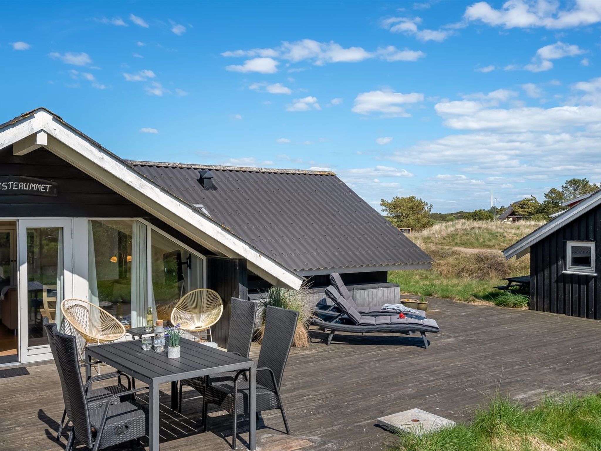 "Maxie" - 1.2km from the sea
