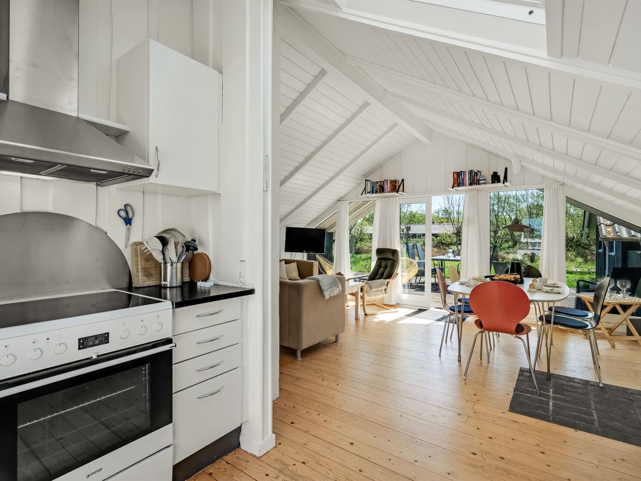 "Maxie" - 1.2km from the sea