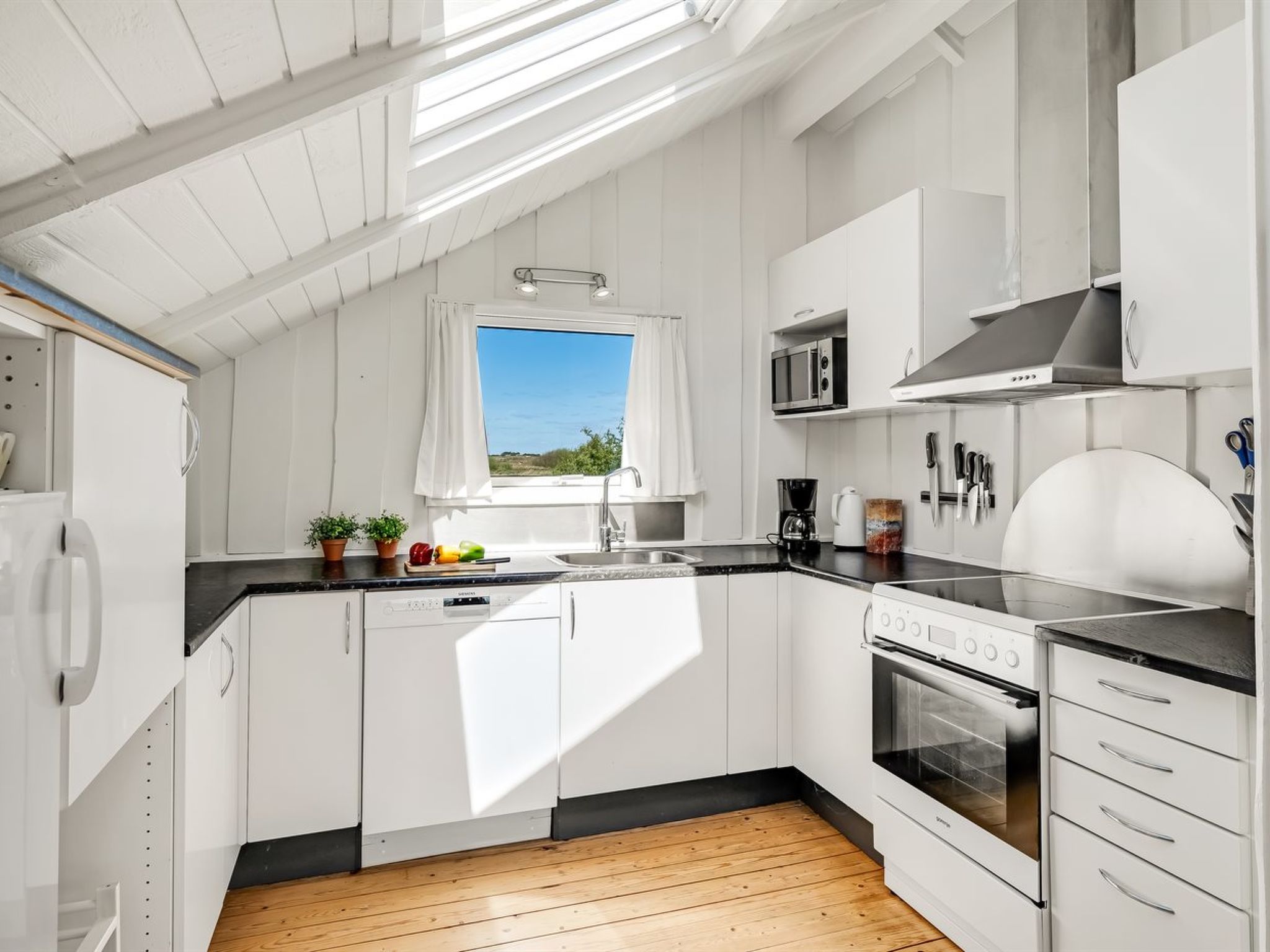 "Maxie" - 1.2km from the sea - Binnen