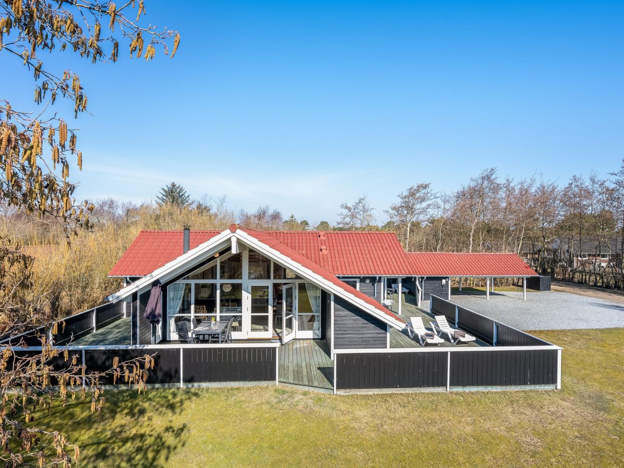 "Germaine" - 1.2km from the sea