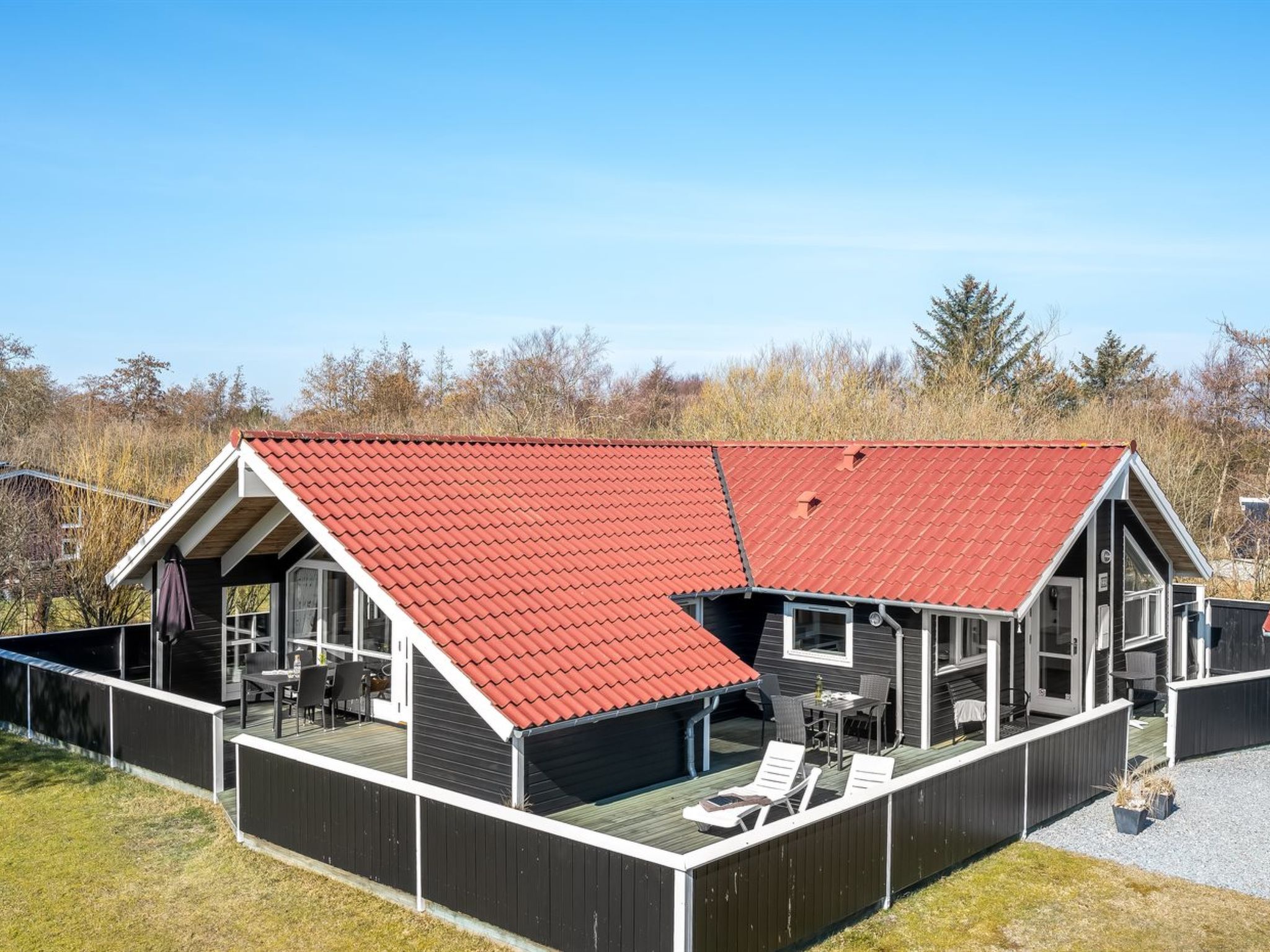 "Germaine" - 1.2km from the sea-Outside