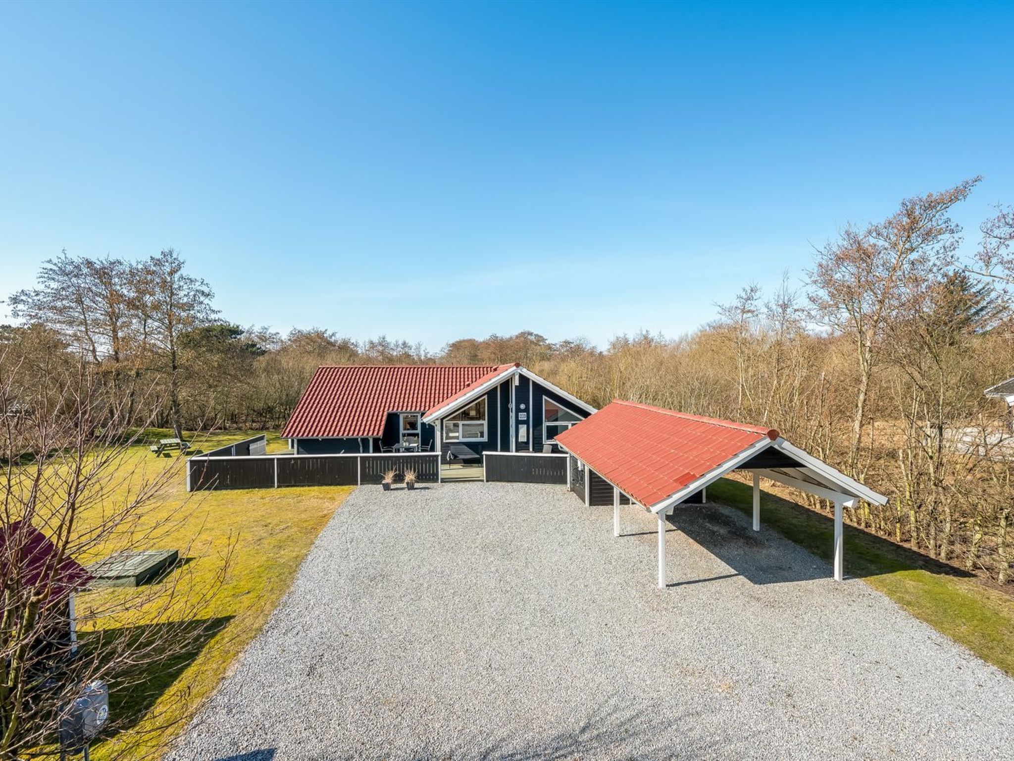 "Germaine" - 1.2km from the sea-Outside