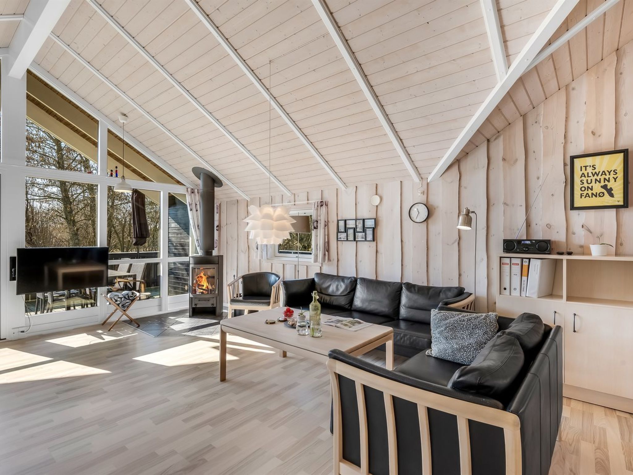 "Germaine" - 1.2km from the sea
