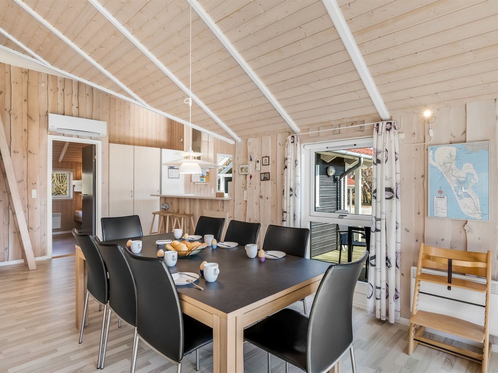 "Germaine" - 1.2km from the sea - Binnen