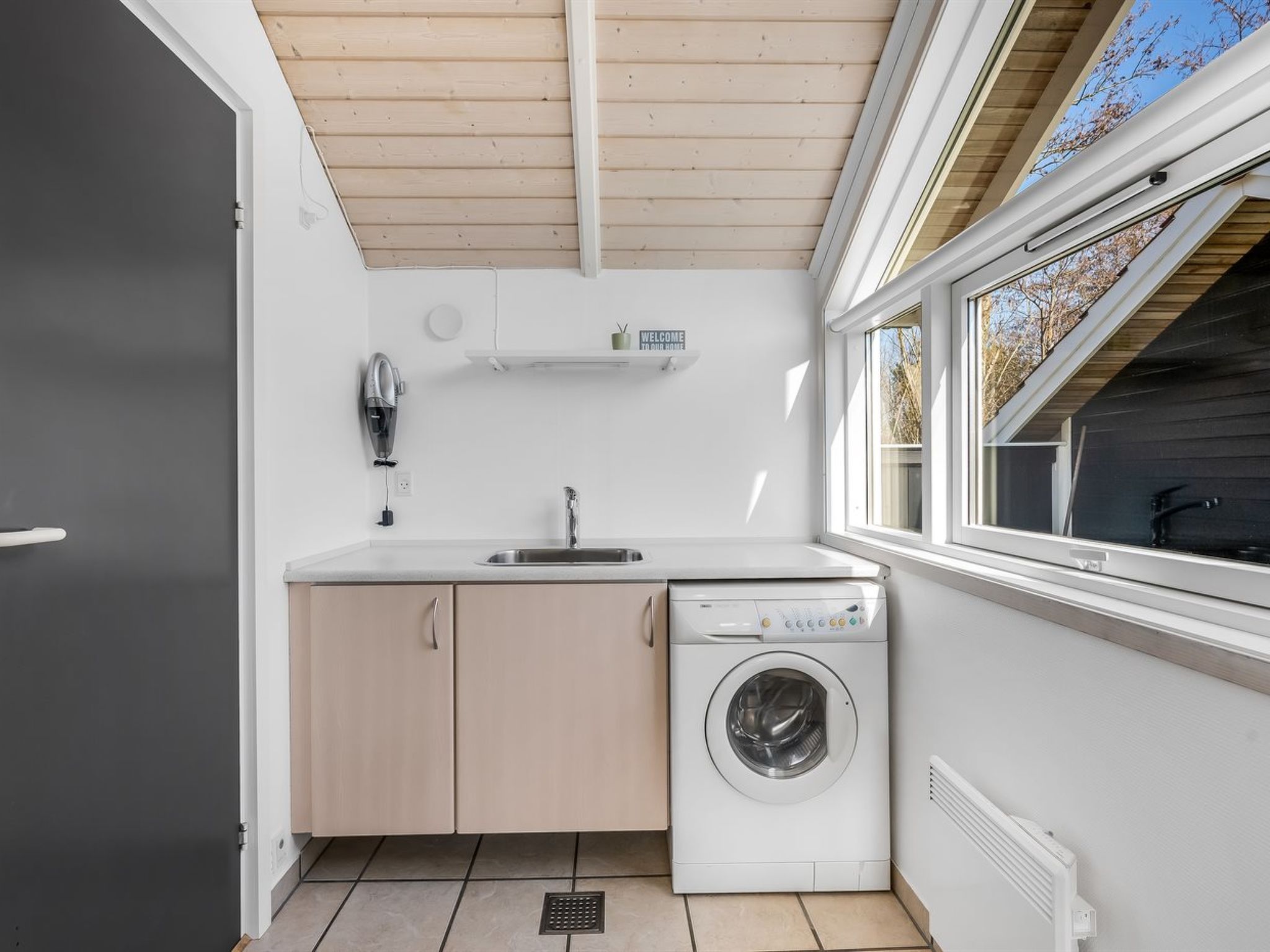 "Germaine" - 1.2km from the sea - Binnen