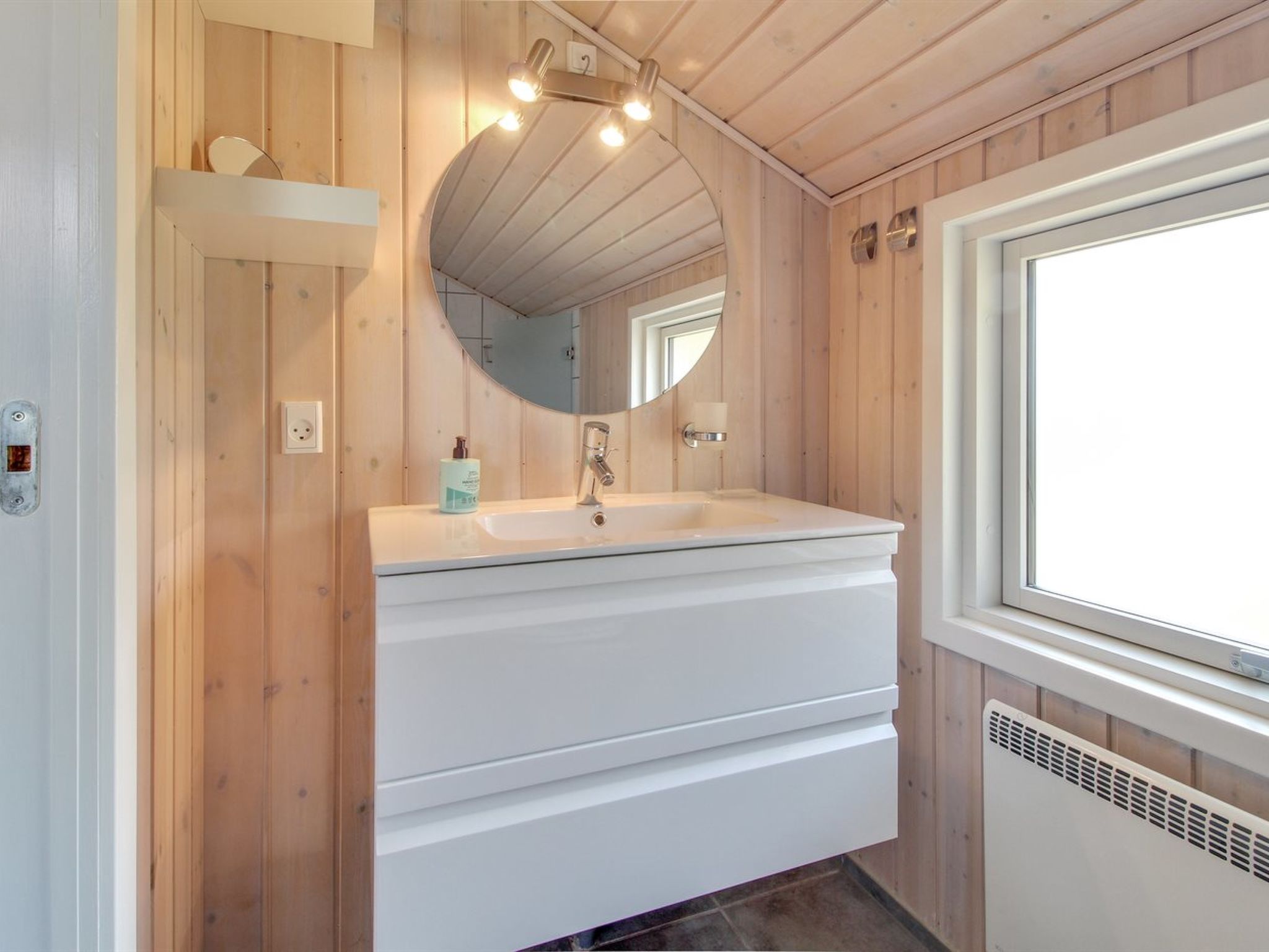 "Aska" - 400m from the sea - Binnen