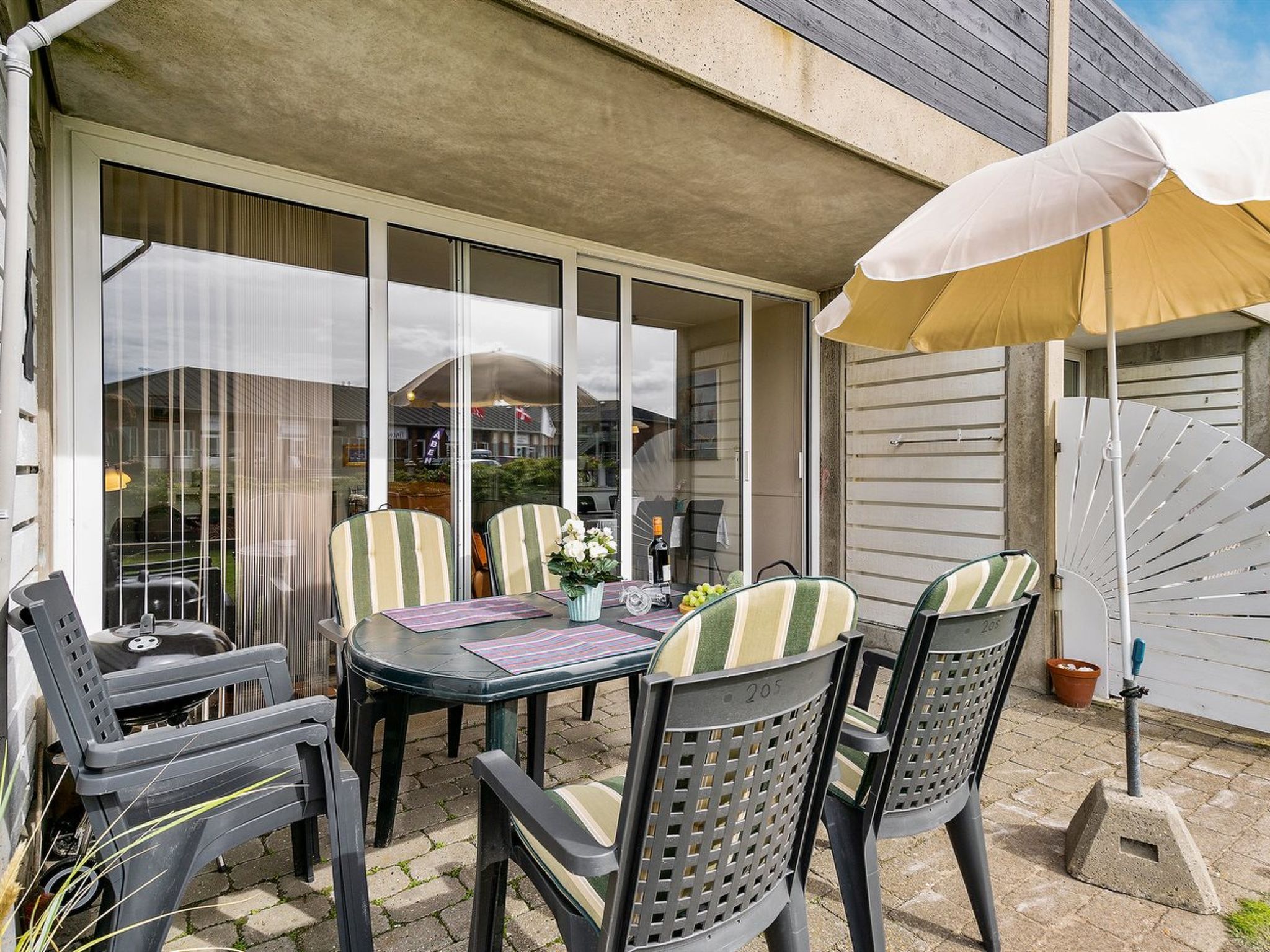 "Iliane" - 100m from the sea-Buiten