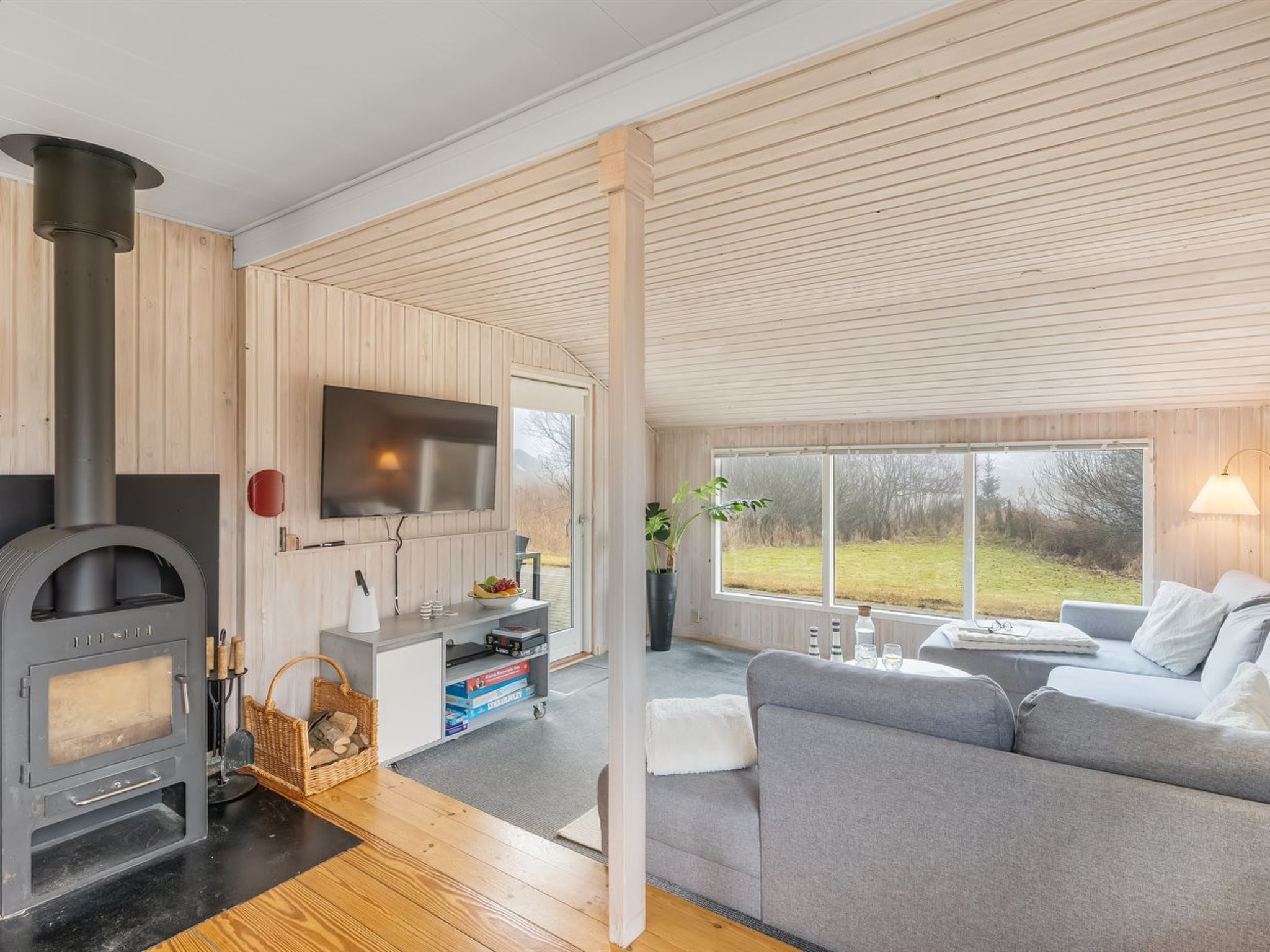 "Eloise" - 400m from the sea