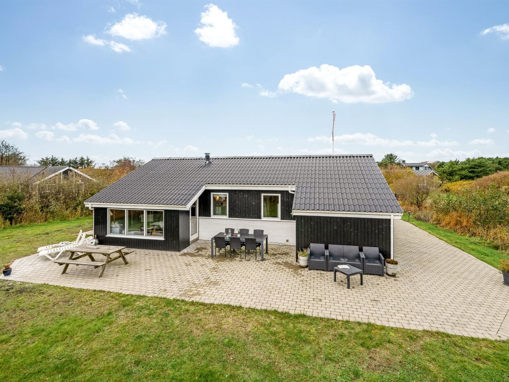 "Eloise" - 400m from the sea - Draußen