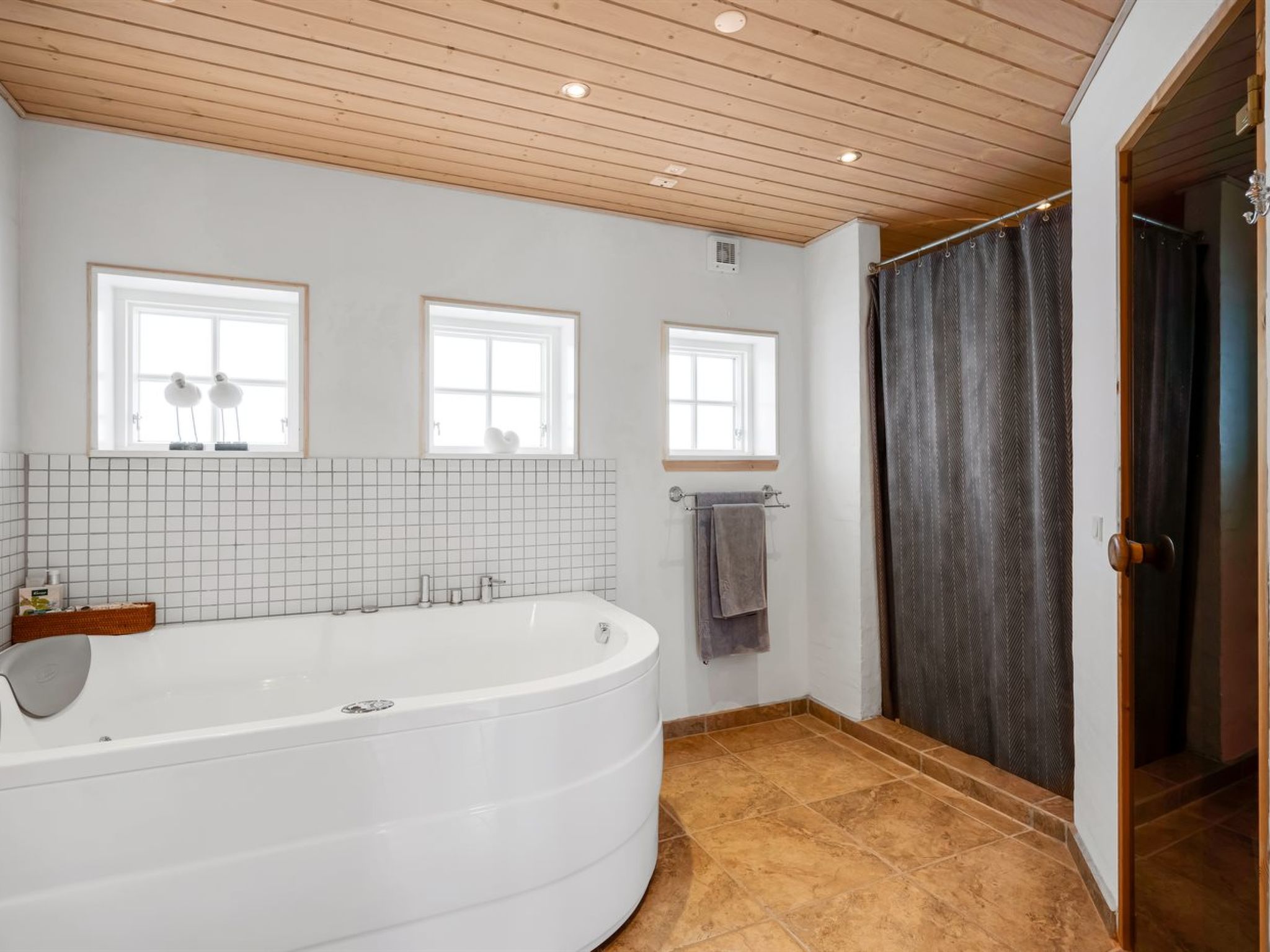 "Helmi" - 1.5km from the sea - Binnen