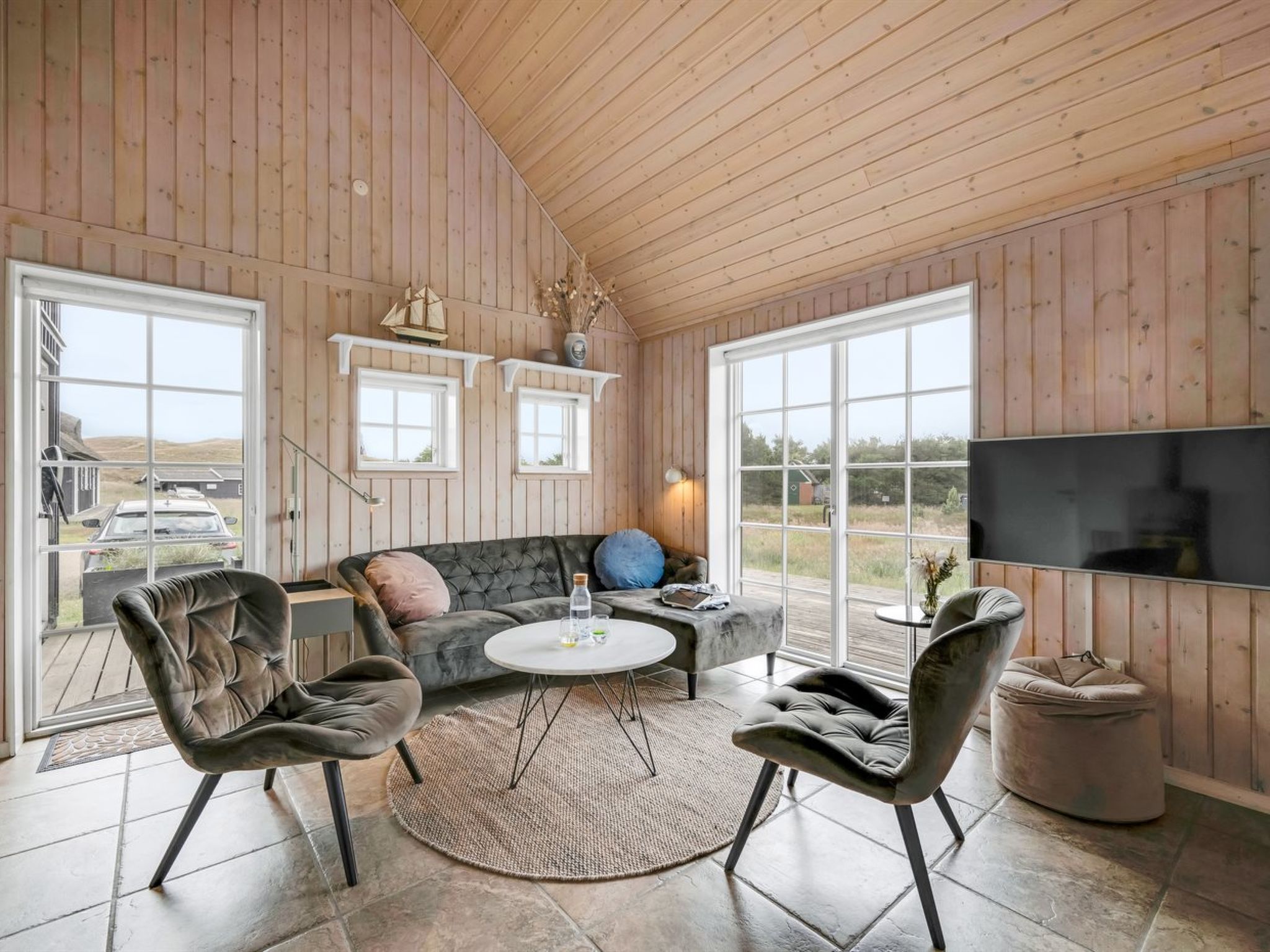 "Helmi" - 1.5km from the sea - Binnen