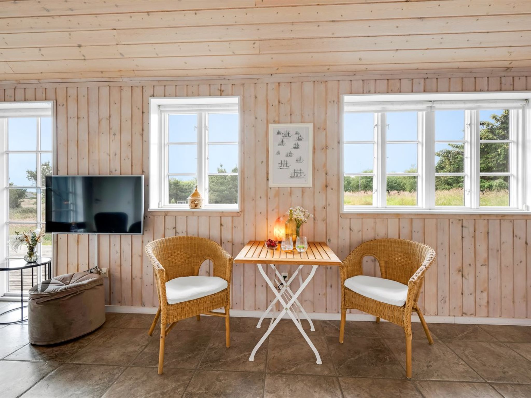 "Helmi" - 1.5km from the sea - Binnen
