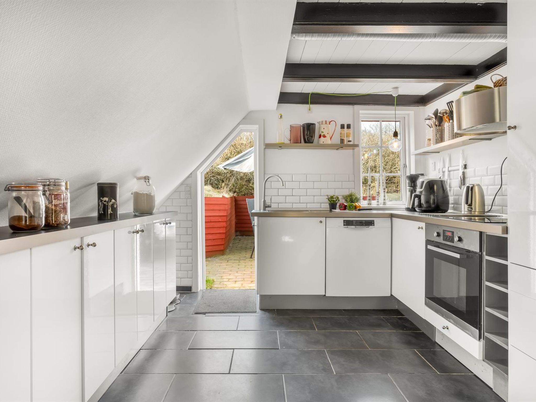 "Reika" - 500m from the sea - Binnen