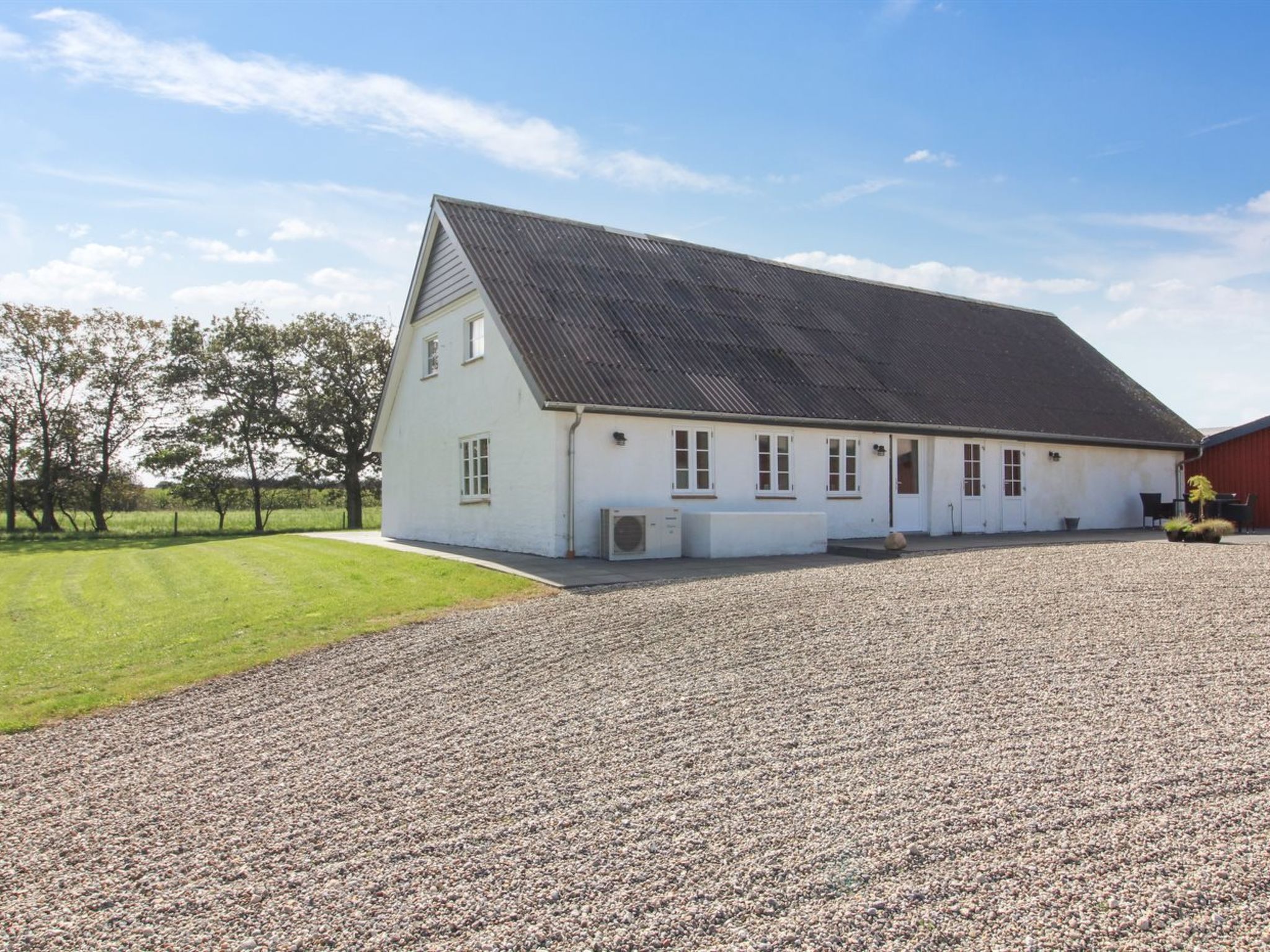 "Dolfine" - 15km from the sea