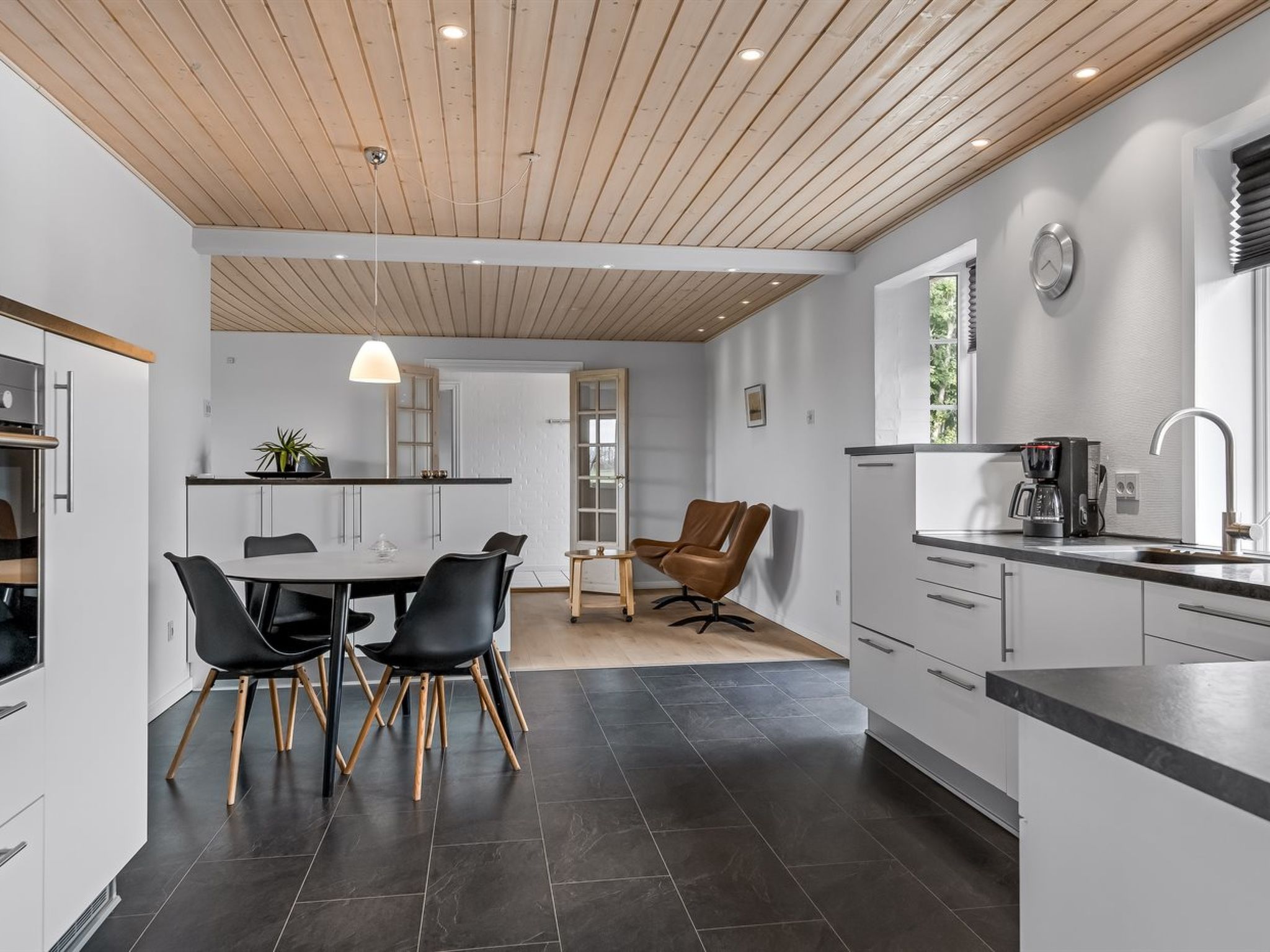 "Kukka" - 16km from the sea - Drinnen
