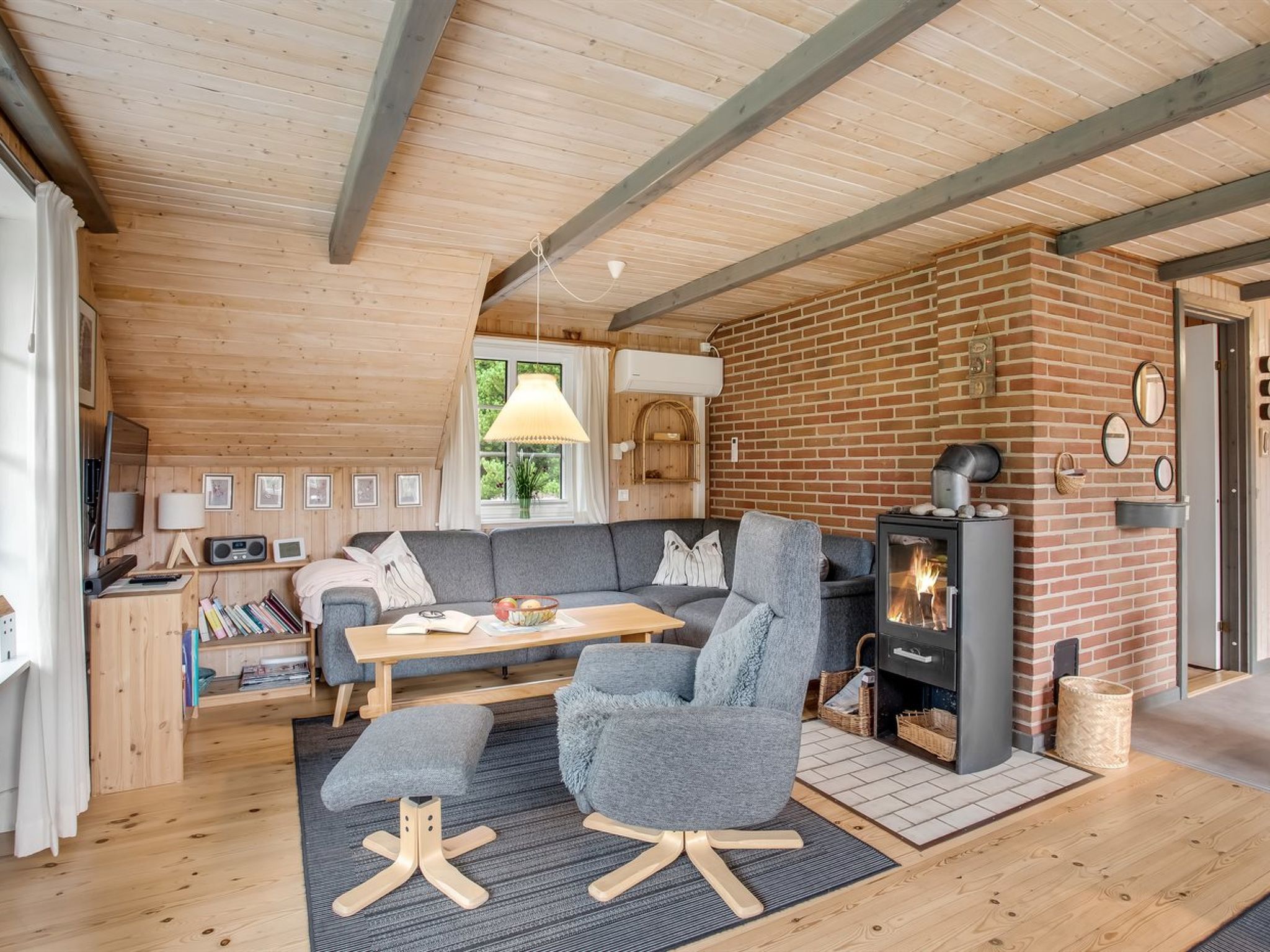 "Hakun" - 4km from the sea - Binnen