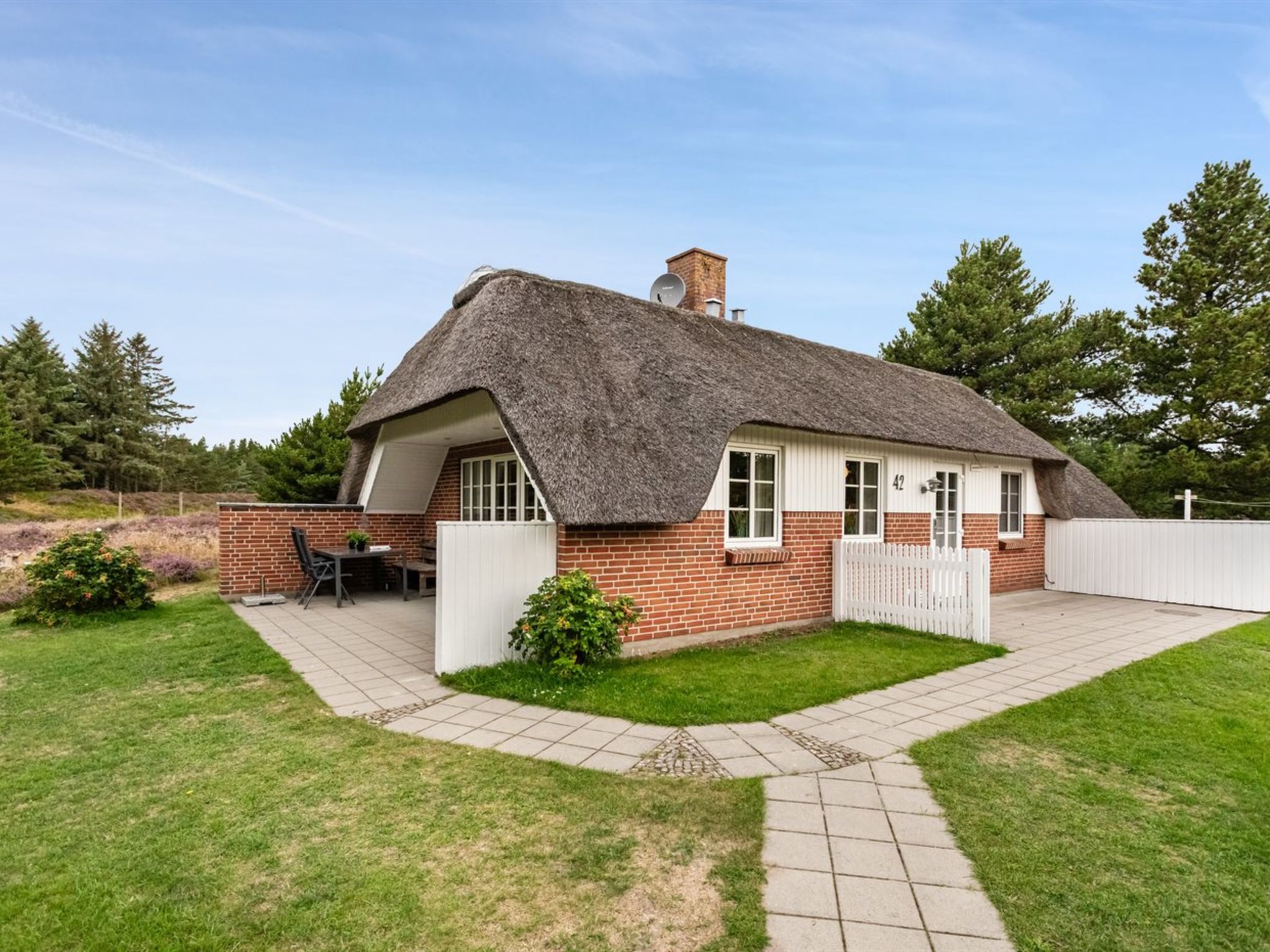"Hakun" - 4km from the sea - Buiten