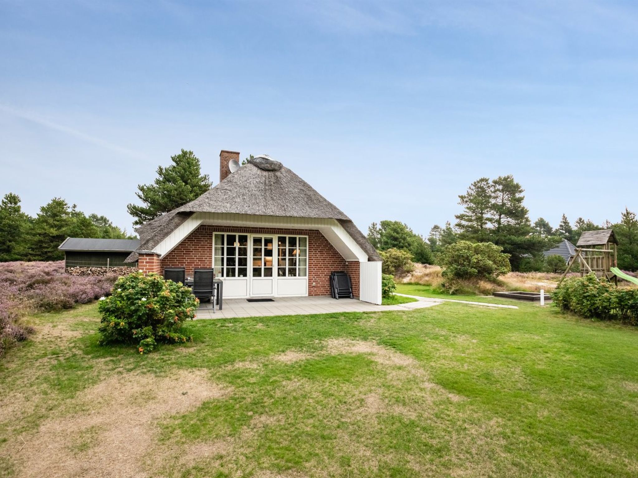 "Hakun" - 4km from the sea - Buiten