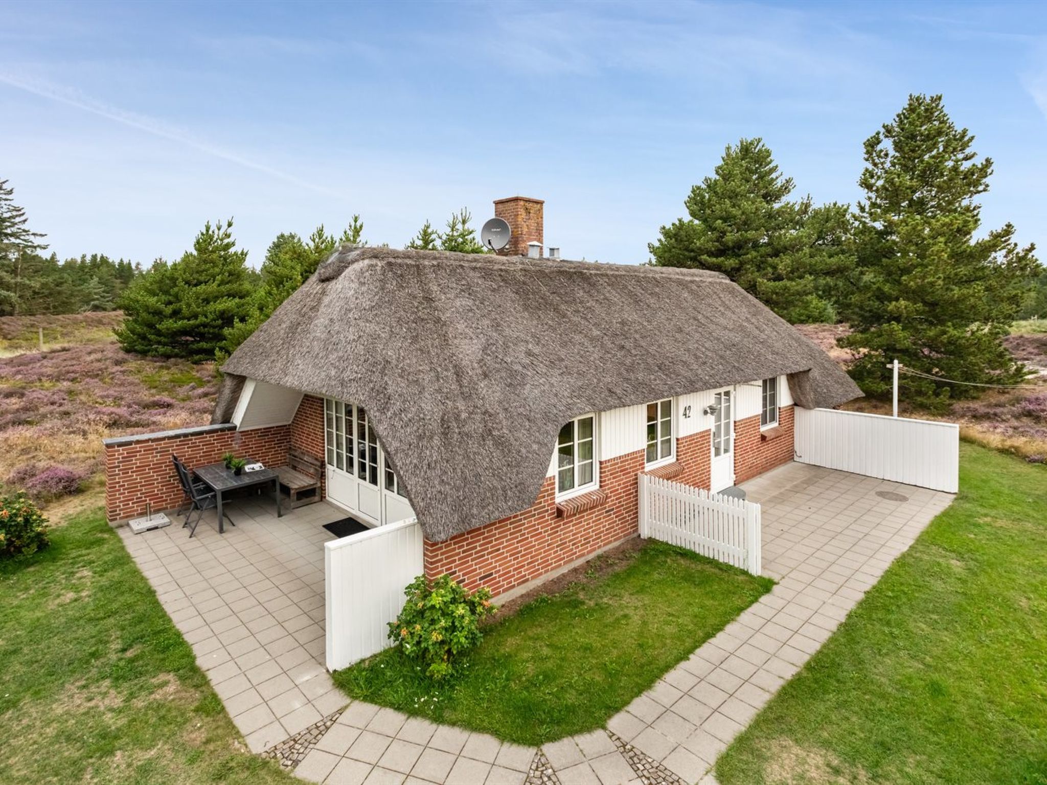 "Hakun" - 4km from the sea - Buiten