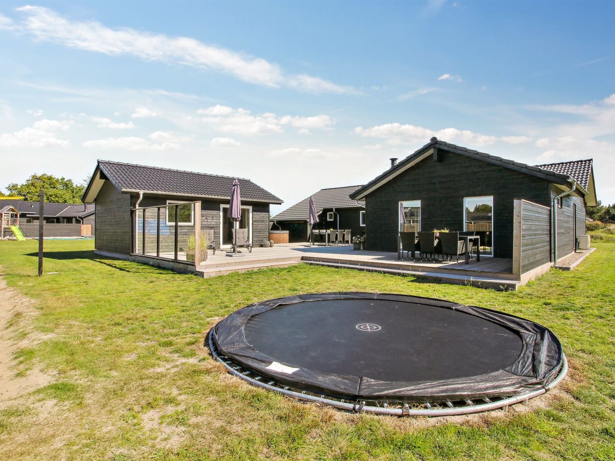 "Anuk" - 2.3km from the sea - Outside