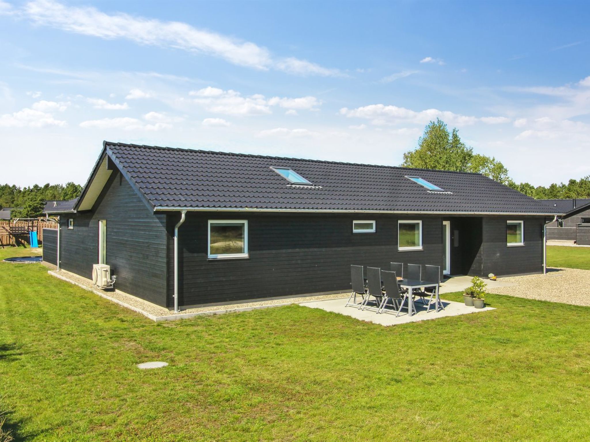 "Anuk" - 2.3km from the sea - Outside