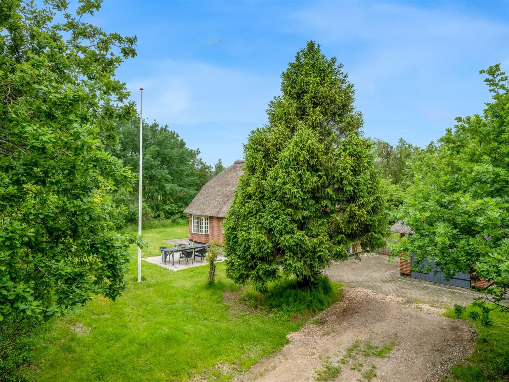 "Thoren" - 2km from the sea - Draußen