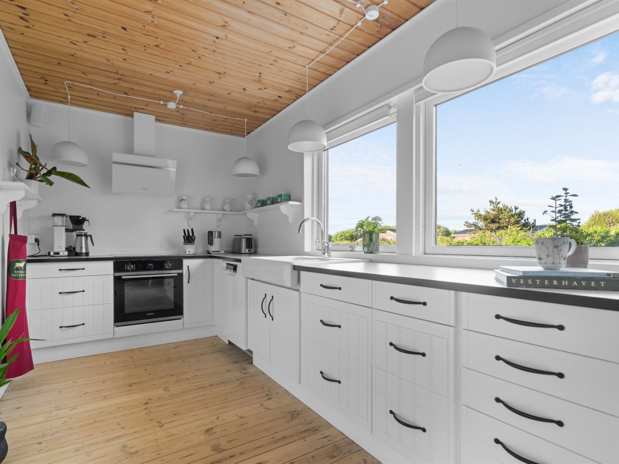 "Taio" - 500m from the sea - Binnen