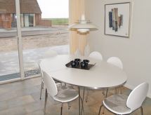 "Sophy" - 2km from the sea
