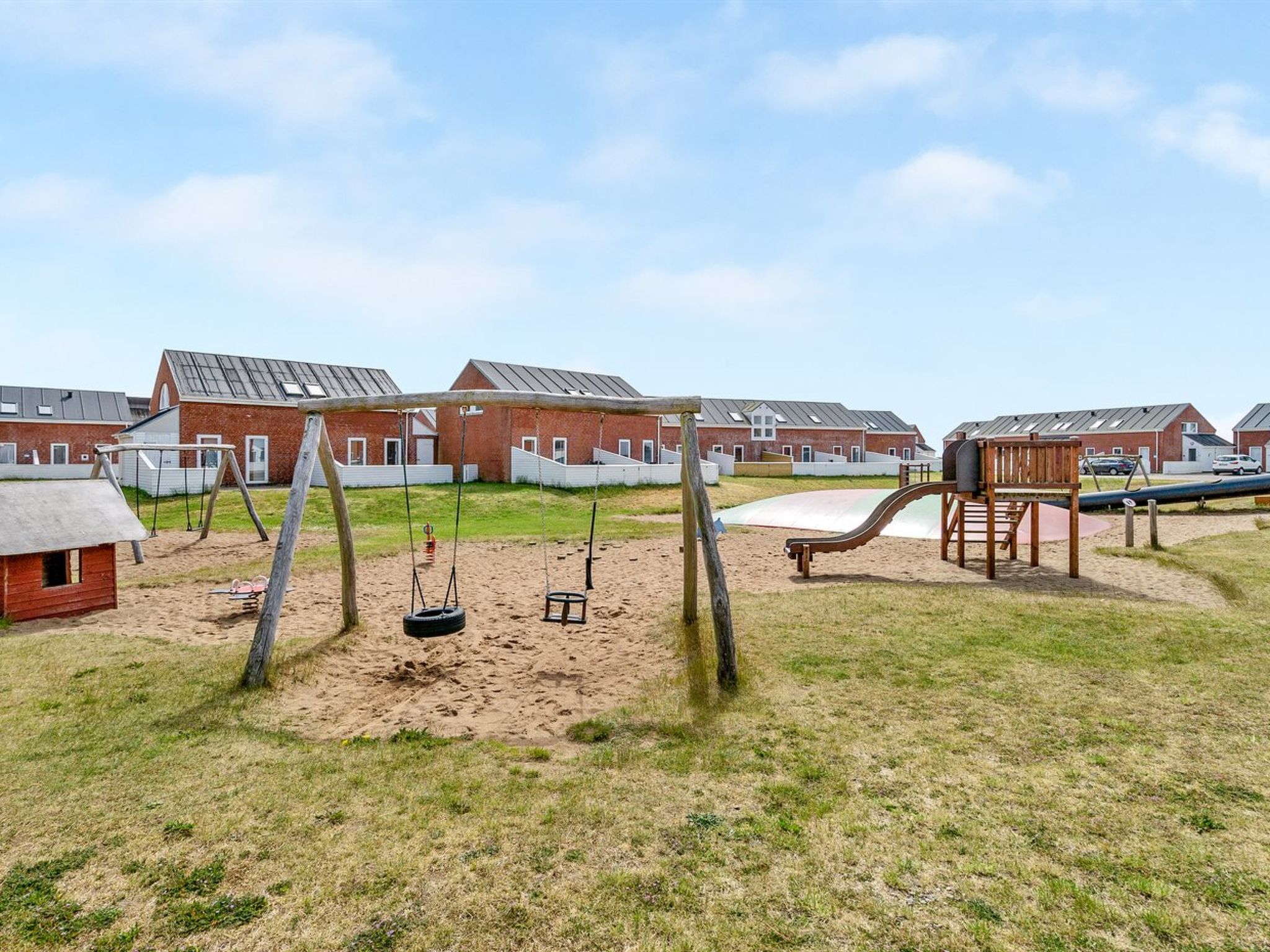 "Ilka" - 2.3km from the sea - Binnen
