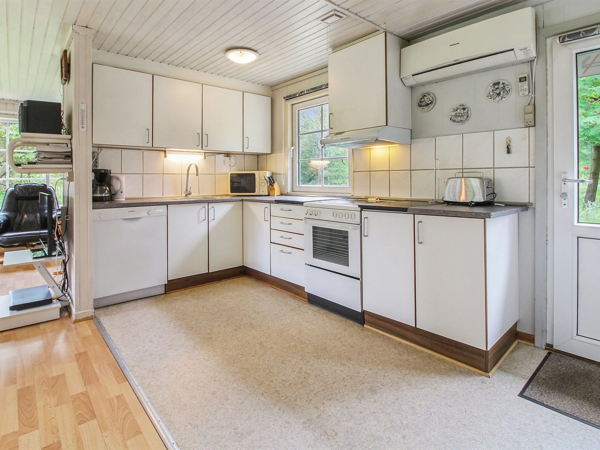 "Ylvi" - 2.8km from the sea - Binnen