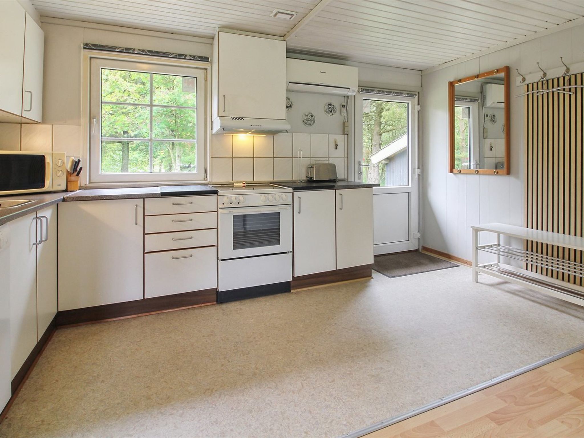 "Ylvi" - 2.8km from the sea - Binnen