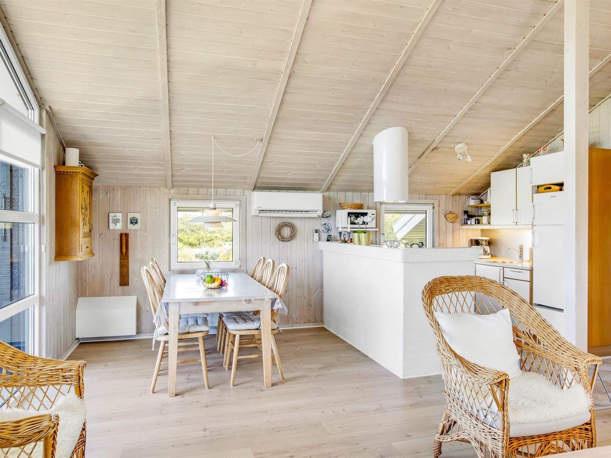 "Hariet" - 300m from the sea - Binnen