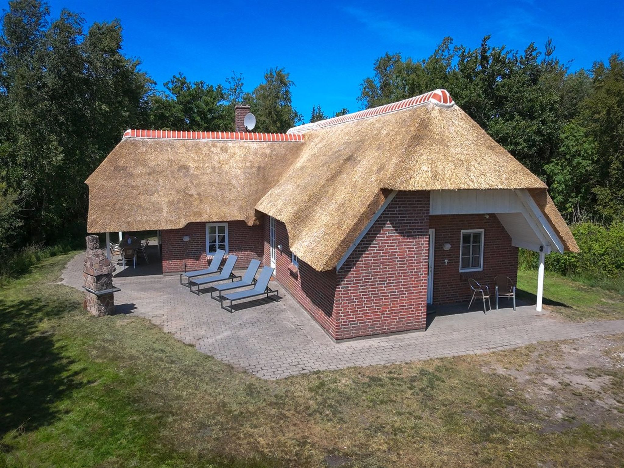 "Ejvi" - 4km from the sea