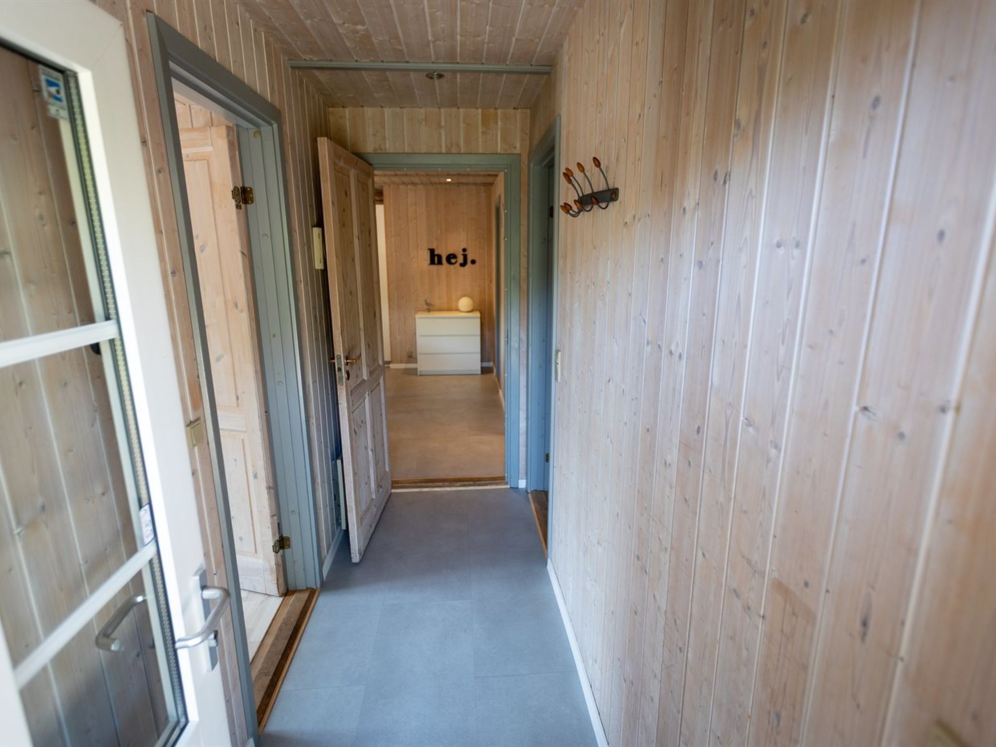 "Ejvi" - 4km from the sea - Binnen