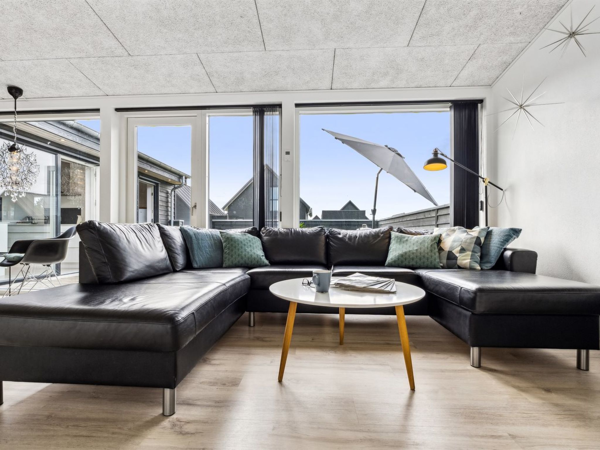 "Ingebrit" - 1.4km from the sea - Binnen