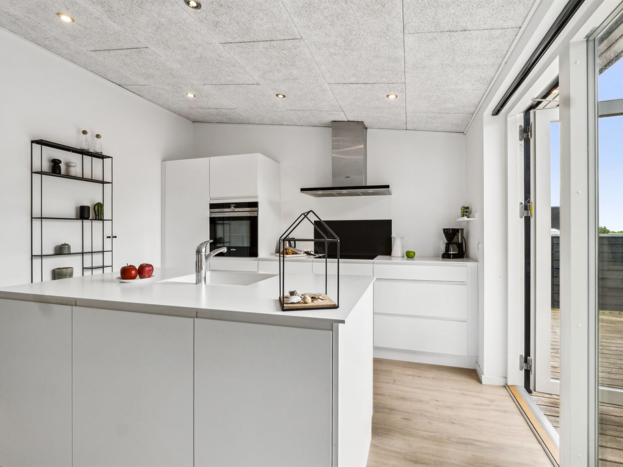 "Ingebrit" - 1.4km from the sea - Binnen