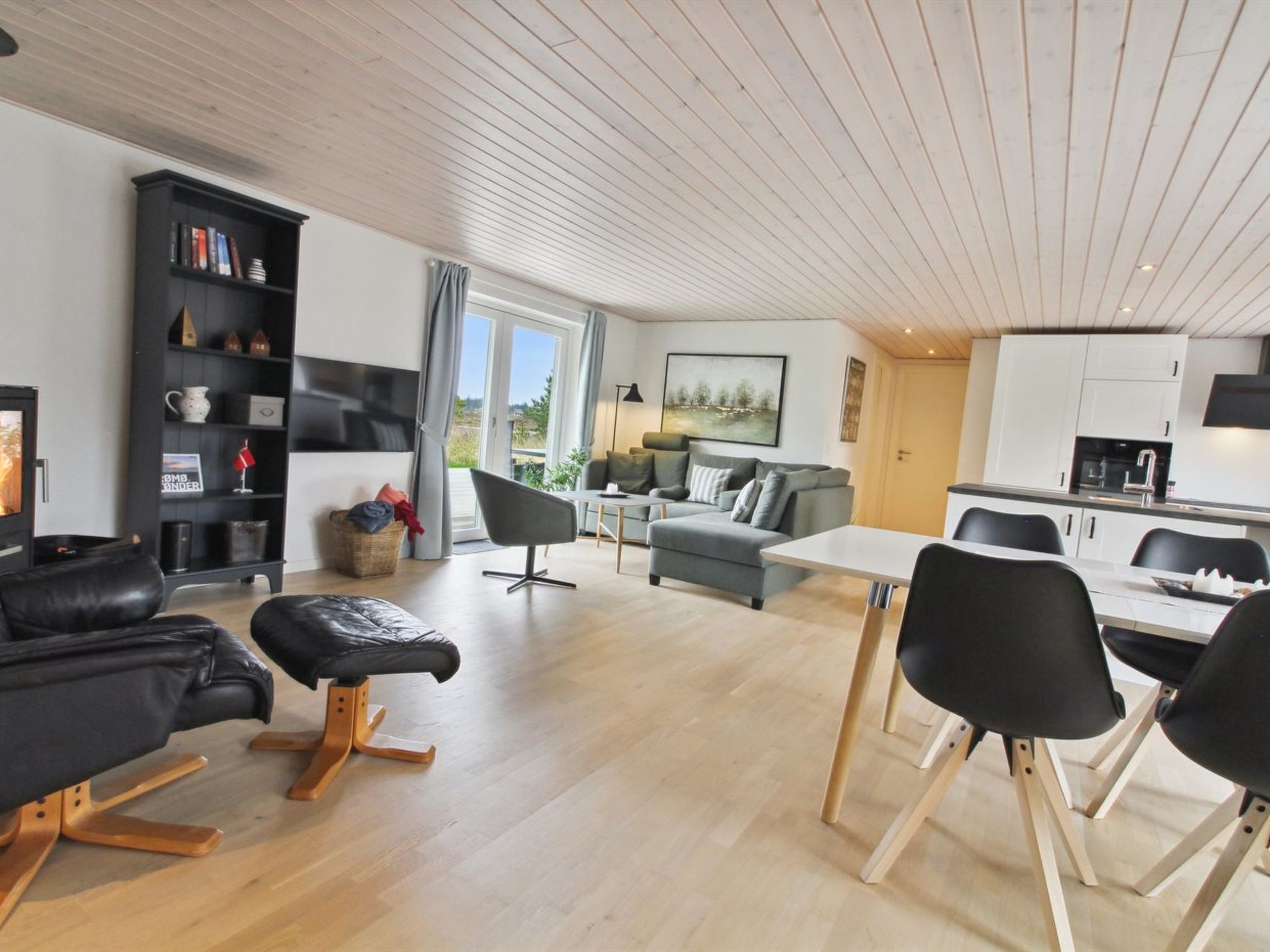 "Golubinka" - 2.5km from the sea-Binnen