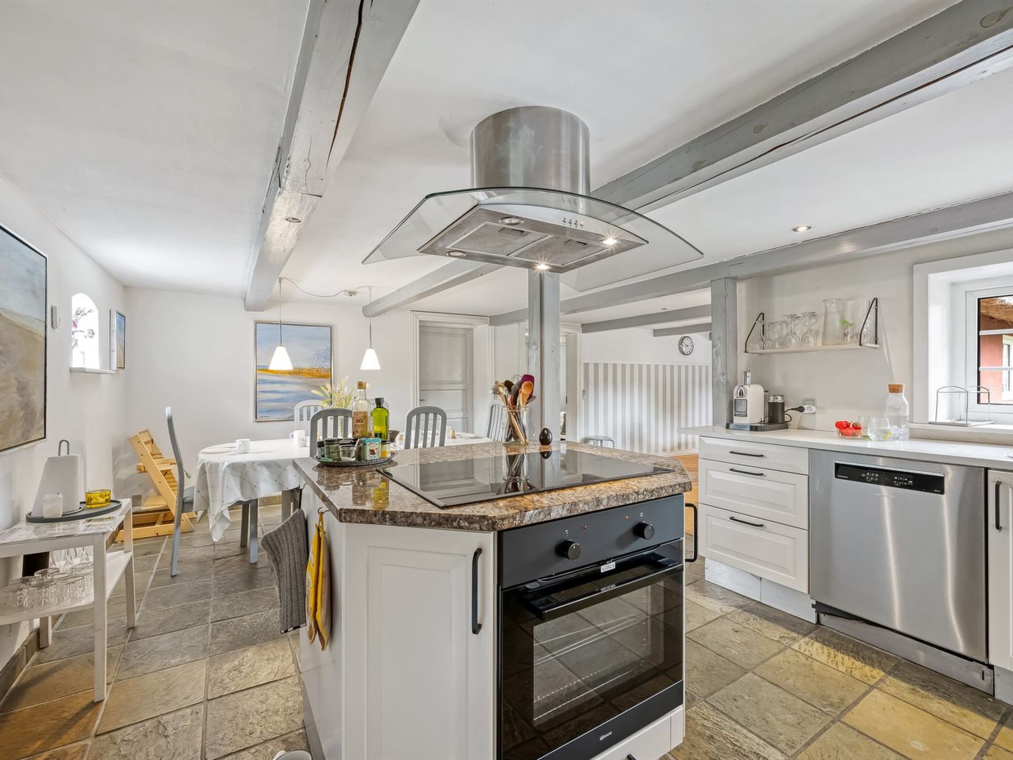 "Wiss" - 4.1km from the sea - Inside