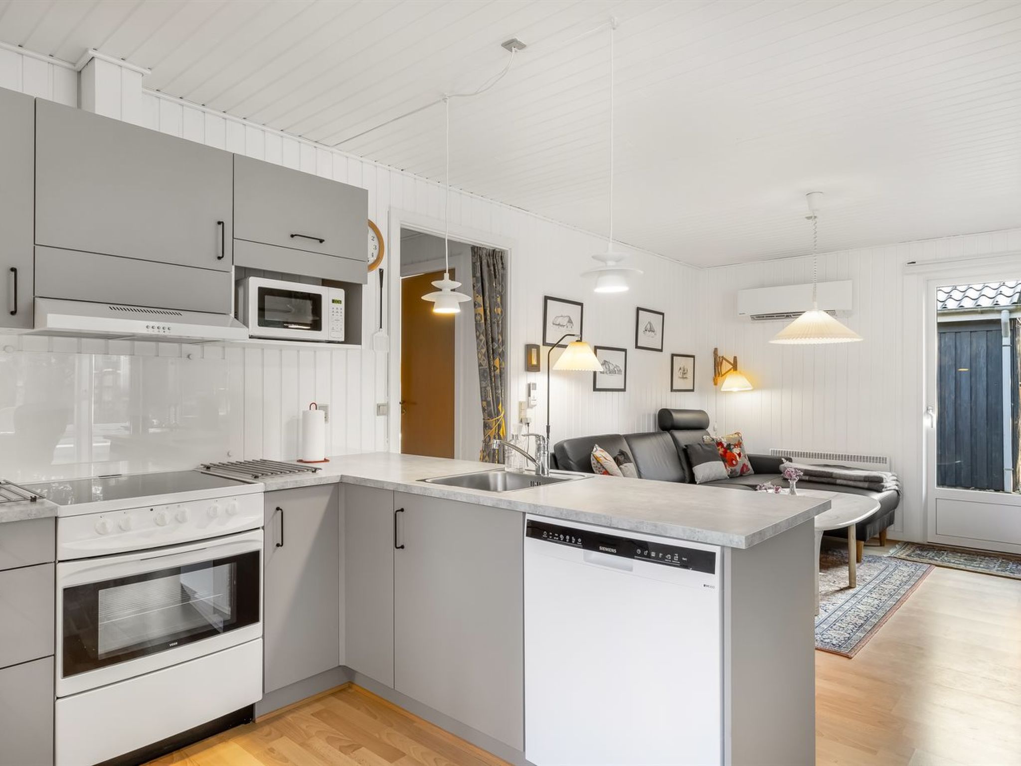 "Fiallar" - 3.2km from the sea - Binnen