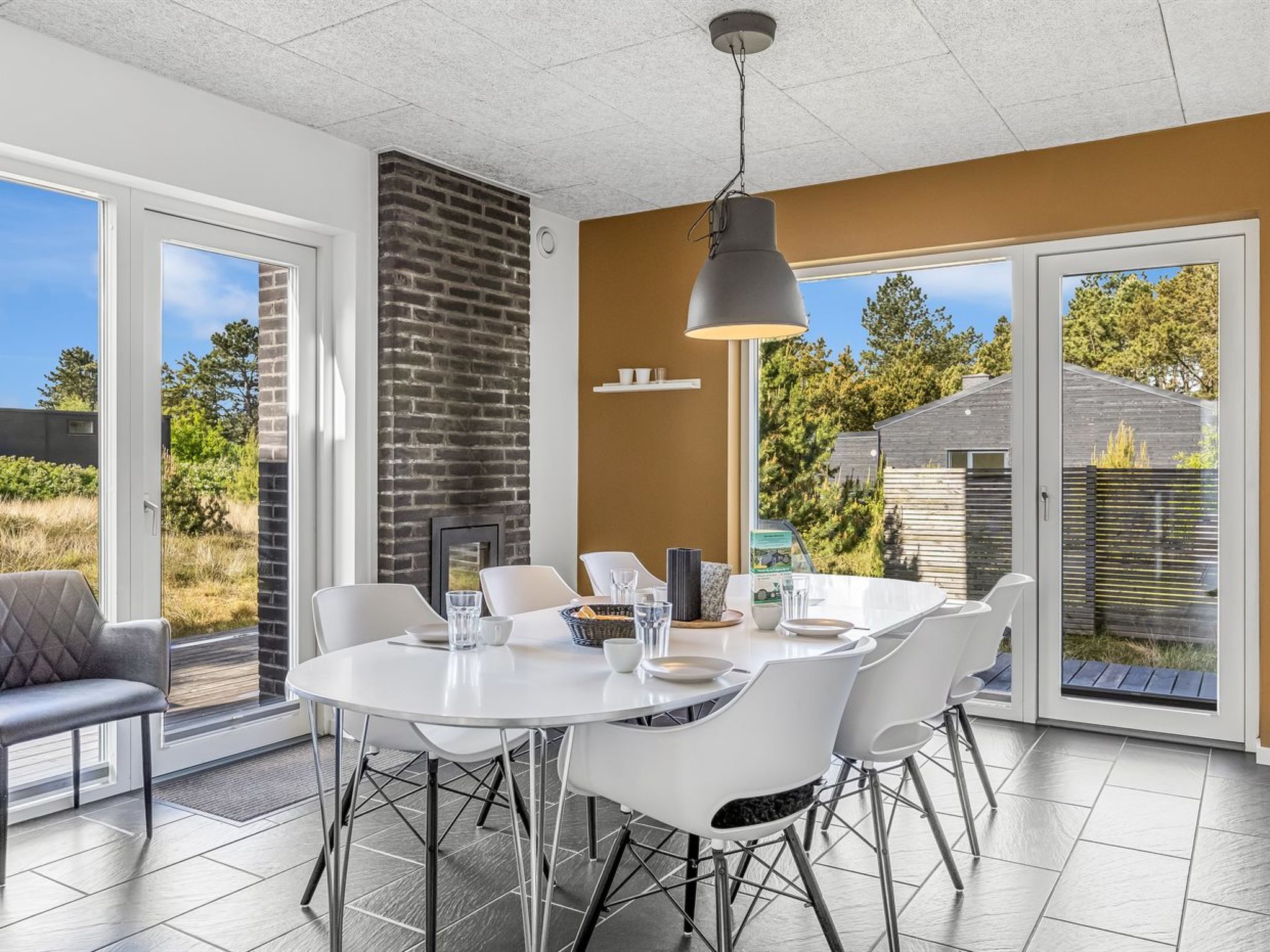 "Hunding" - 2.5km from the sea